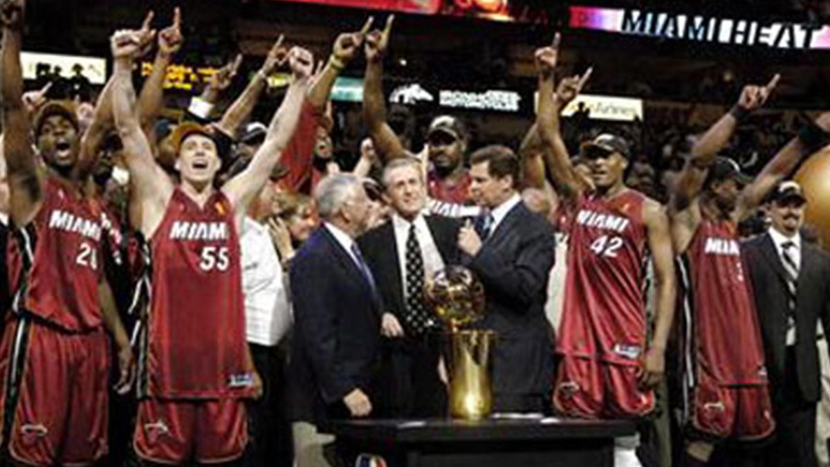スポーツ・フィットネス Nba Miami Heat 2005-2006  [DVD] [Import] スポーツ・フィットネス Nba Miami Heat 2005-2006 [DVD
