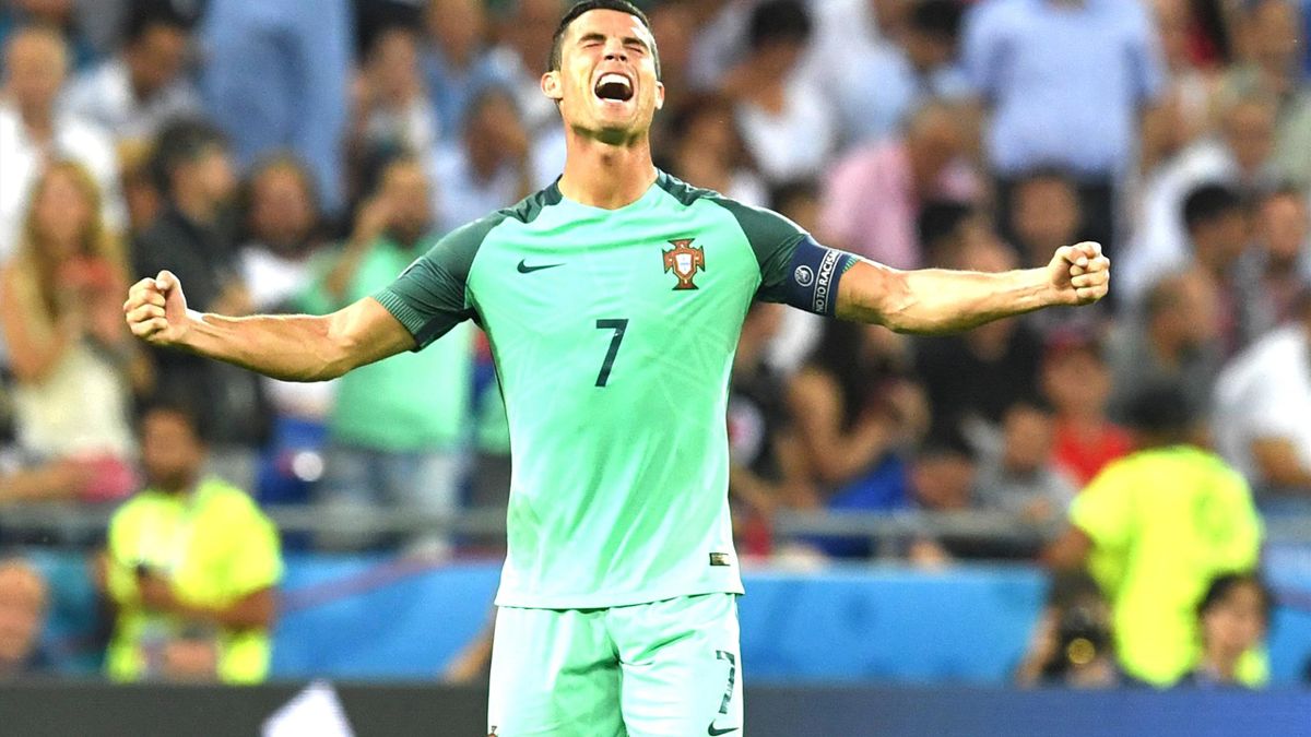 Cristiano ronaldo green jersey 2025