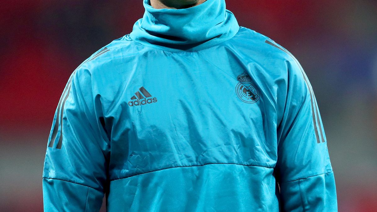Real madrid jacket 2018 store