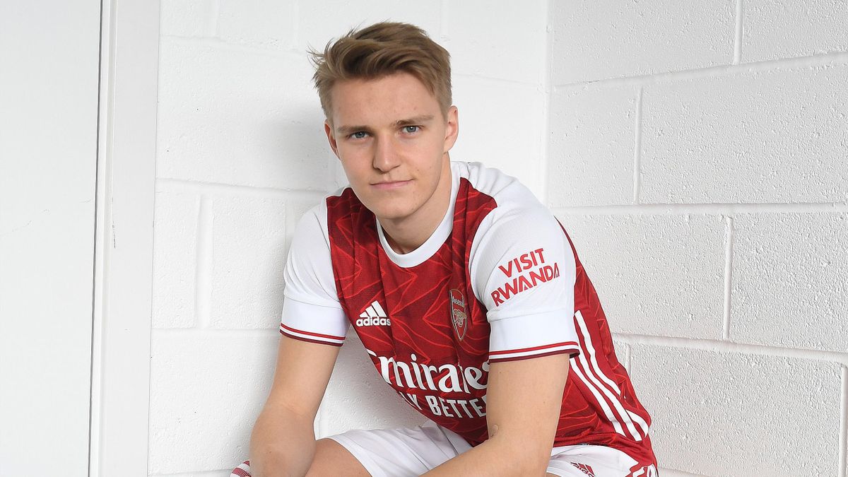 Martin Odegaard Nhạc Trưởng Của Emirates – Từ Tài Năng Trẻ Đến Lãnh Đạo Bóng Đá