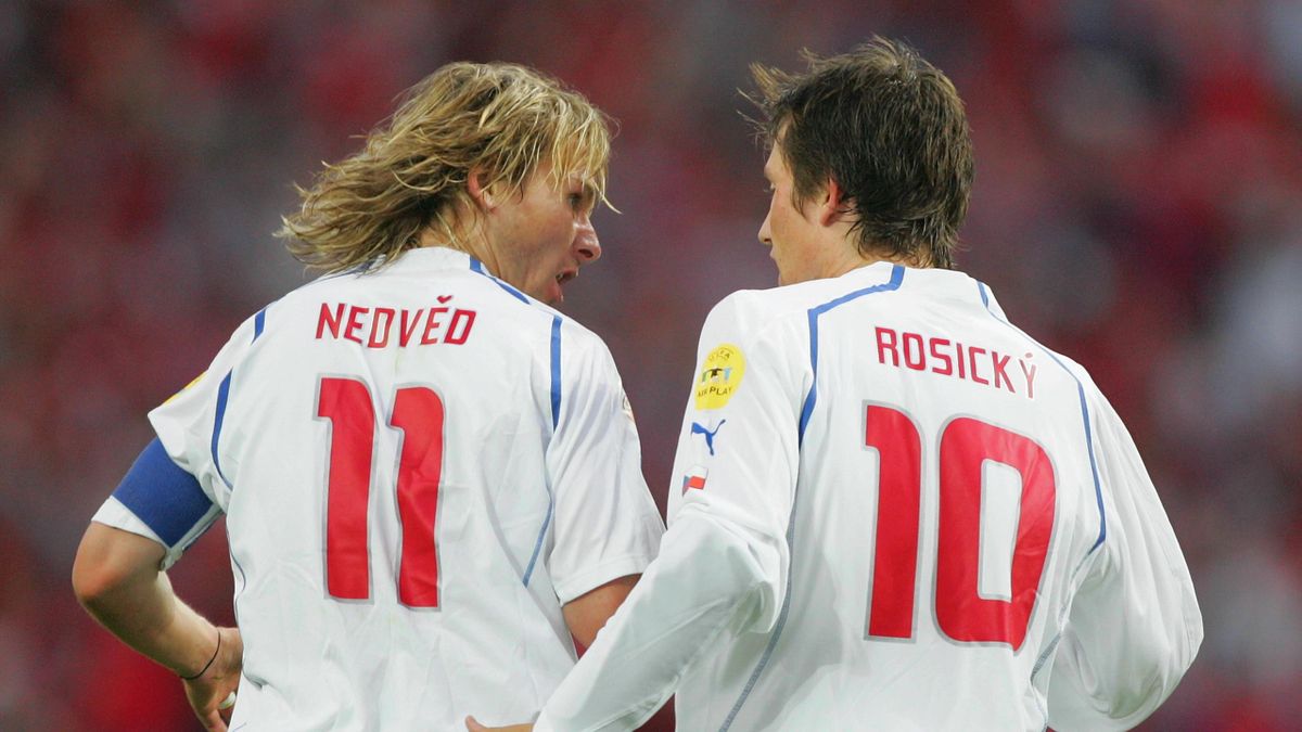 Image of MIDFIELDER TOMAS ROSICKY OF THE CZECH REPUBLIC AND