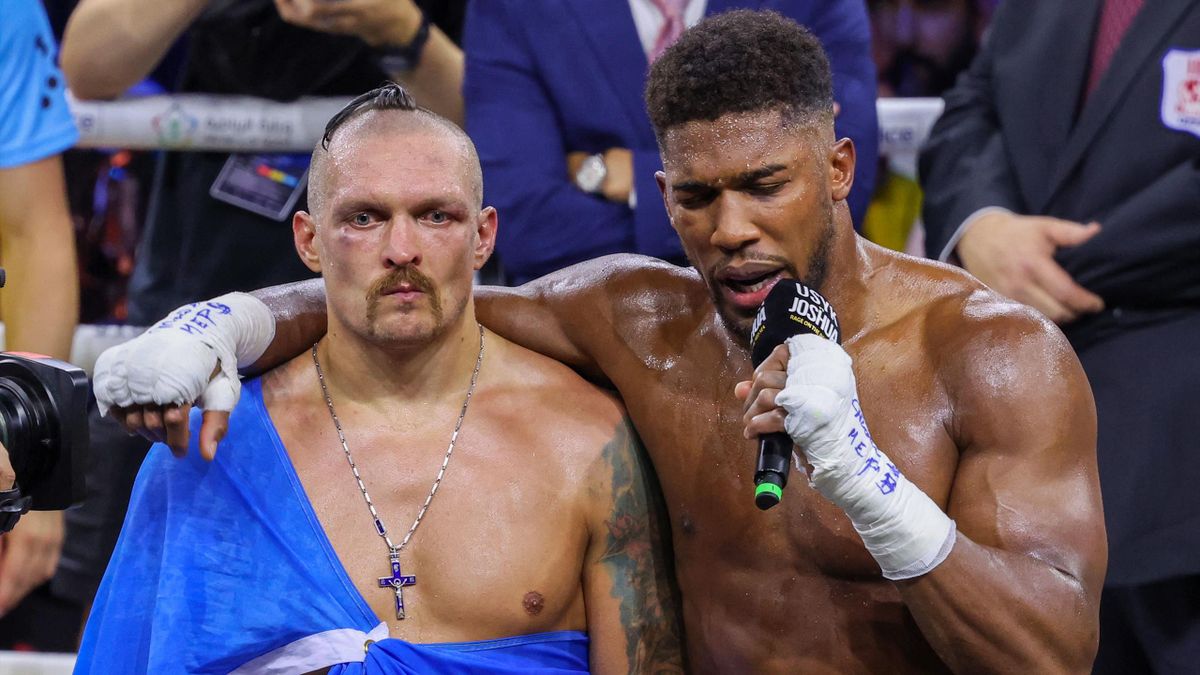 Anthony Joshua admits 'letting himself down' in fraught scenes after defeat  to Oleksandr Usyk in Saudi Arabia - TNT Sports