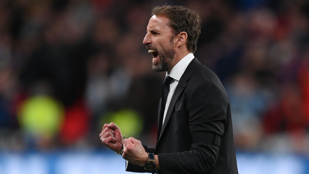 'Don’t forget how far we’ve come!' – Peter Crouch, Rio Ferdinand, Joe ...