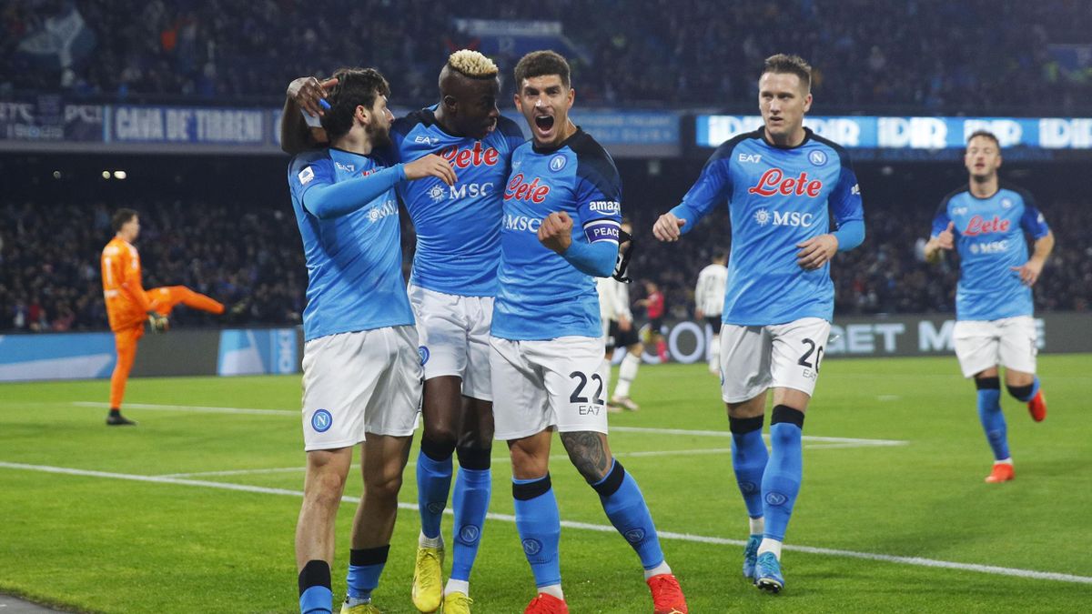 Napoli go clear at top - Eurosport