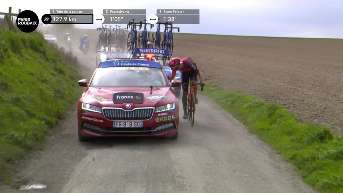 Paris-Roubaix 2024: Mathieu van der Poel crushes field to solo to ...