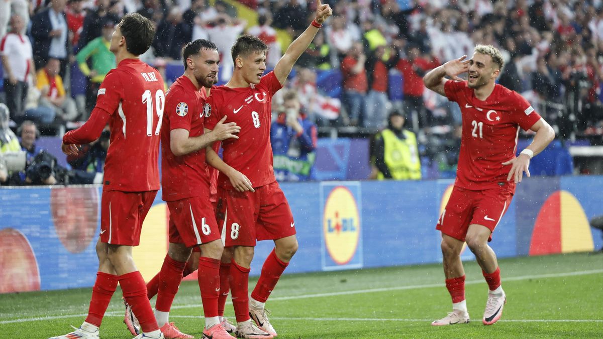 Turkey 3-1 Georgia: Arda Guler nets long-range stunner to lead Turkey to  entertaining Euro 2024 win - TNT Sports