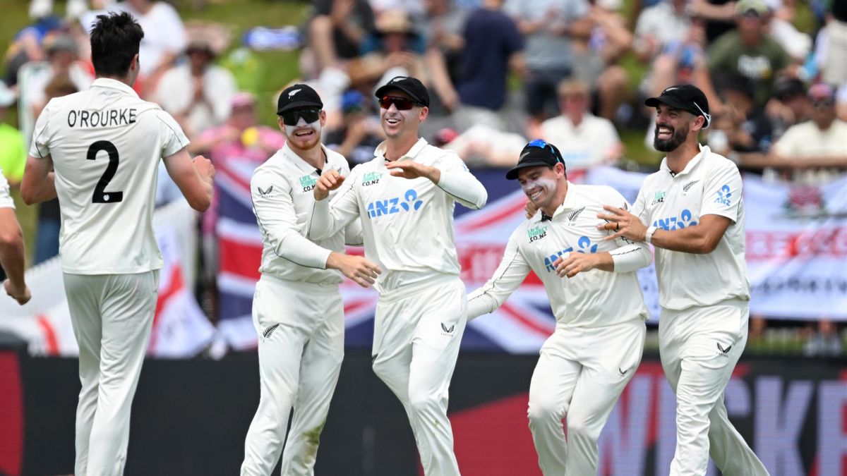 A world-class bowler? Alastair Cook and Phil Tufnell explain why ...