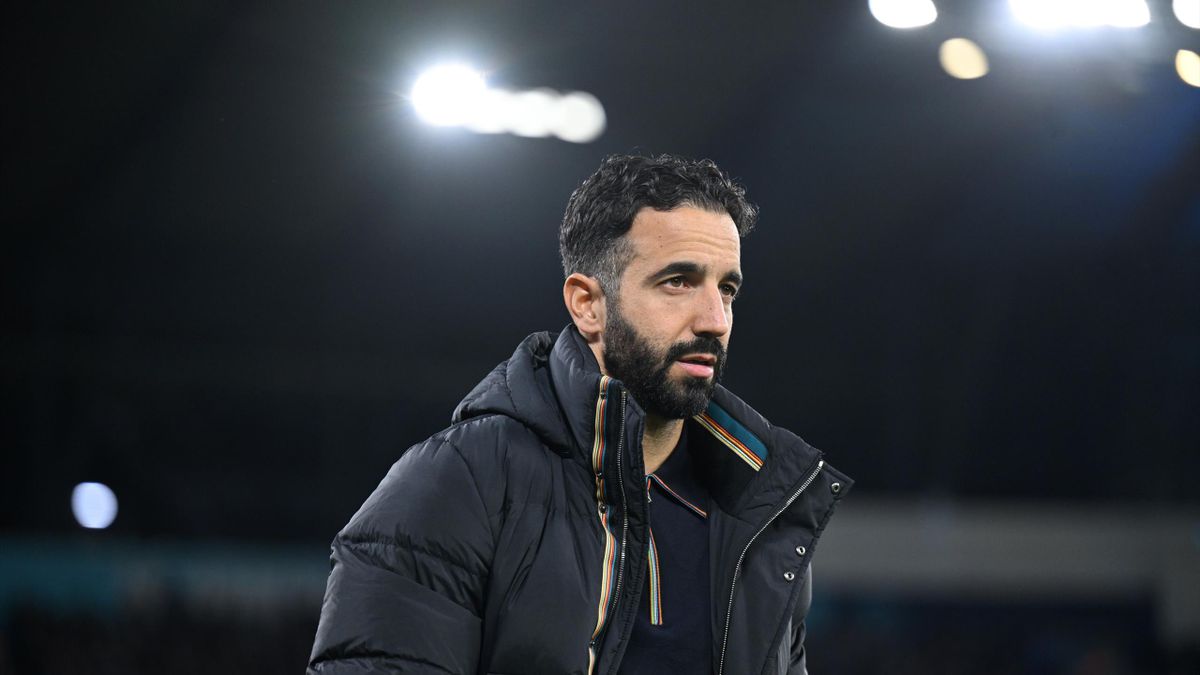 Wolverhampton Wanderers v Manchester United Premier League latest as
