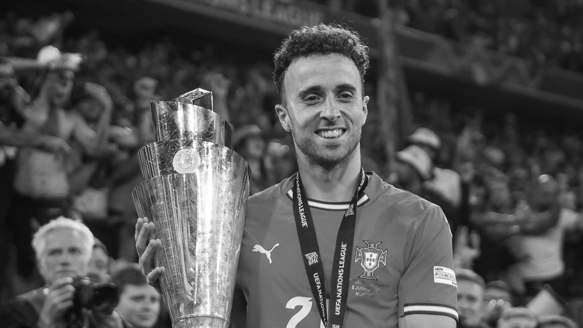 Diogo Jota: Liverpool and Portugal striker dies aged 28 with younger  brother in car crash - TNT Sports