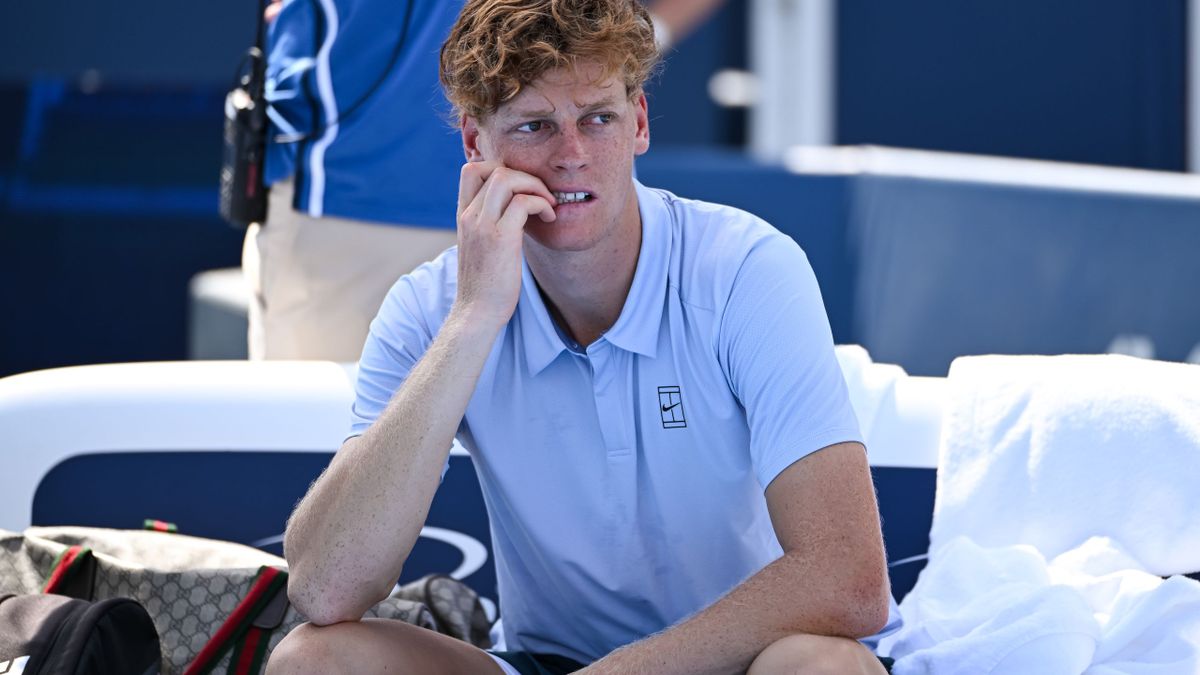 Jannik Sinner: World No. 1's coach Darren Cahill provides update as  defending champion sweats on US Open fitness - TNT Sports