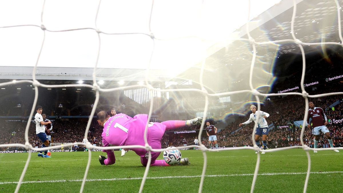 Marc Guehi: Joleon Lescott says taking Manchester City defender off at ...