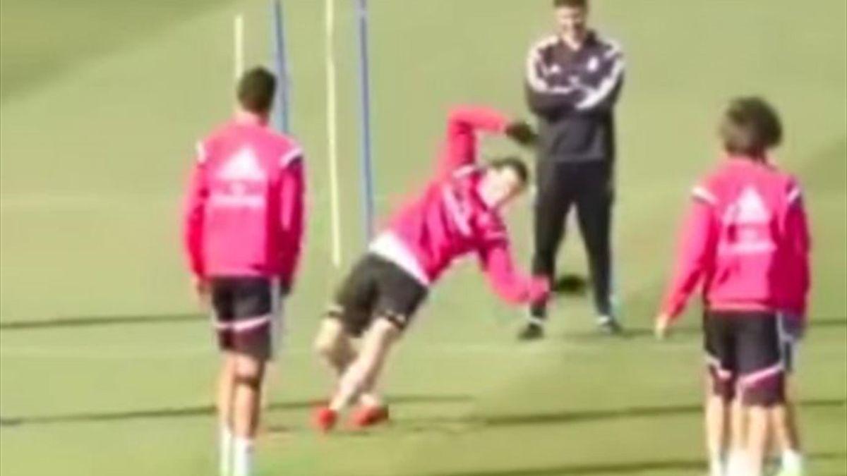 Gareth Bale embarrasses himself in Real Madrid training - TNT Sports