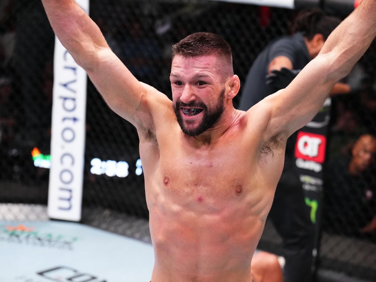 UFC Fight Night Mateusz Gamrot earns stoppage win after Rafael Fiziev suffers leg injury in Vegas - Mixed Martial Arts video