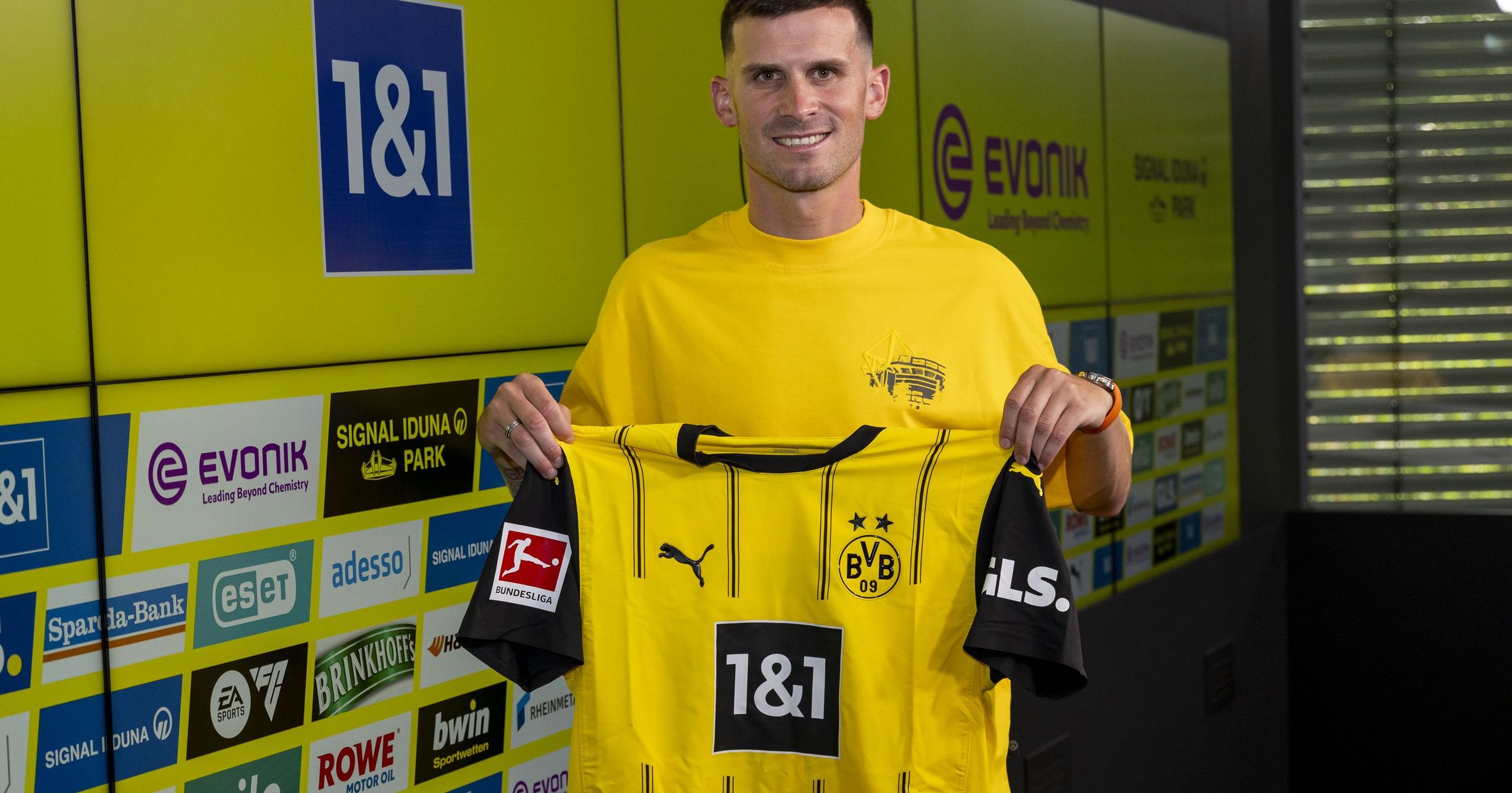 Pascal Gross joins Borussia Dortmund from Brighton and Hove Albion in ...