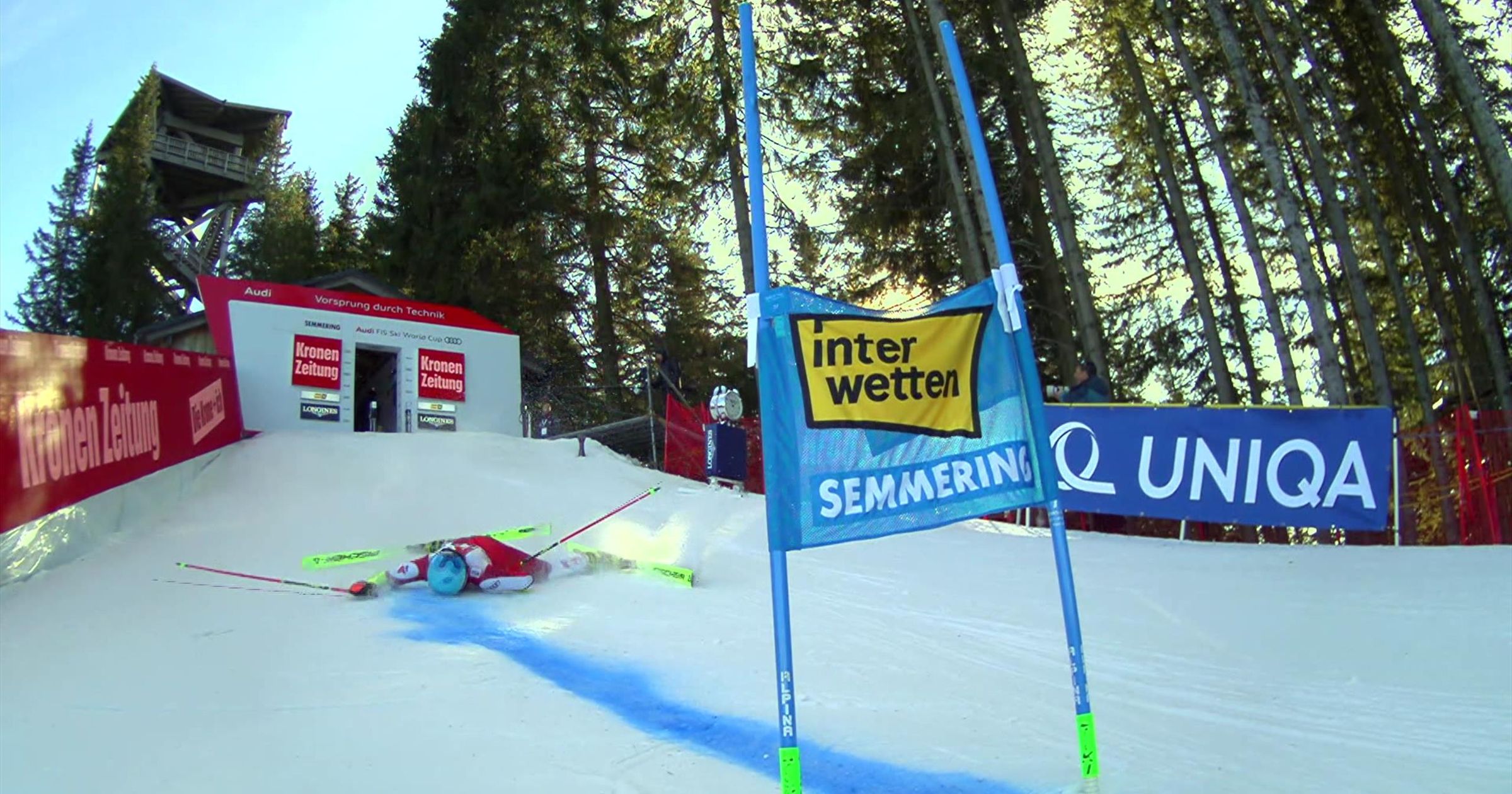 Watch as Katharina Huber fall at start of giant slalom run in Semmering ...