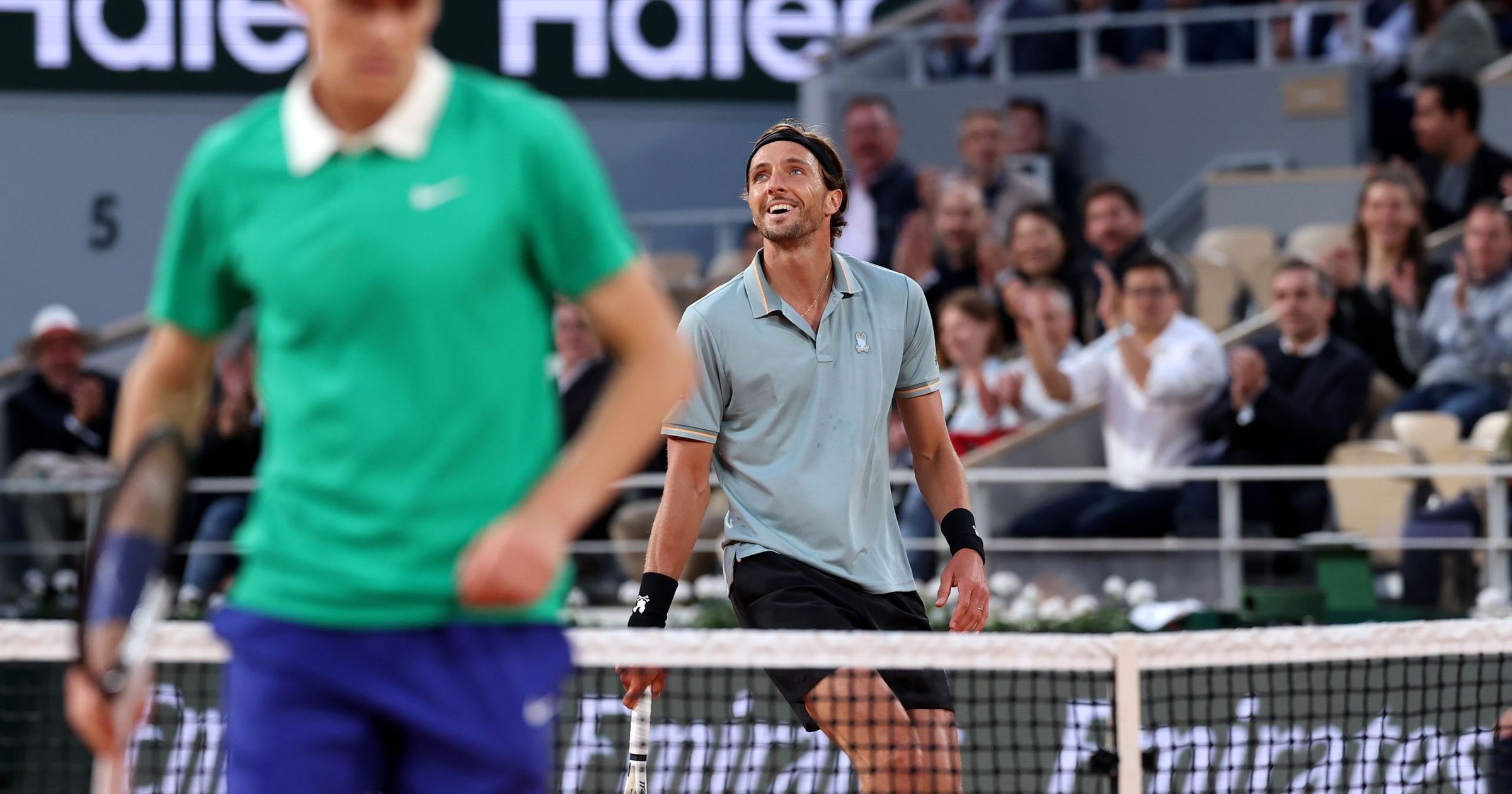 Arthur Rinderknech pulls off no-look shot against Jannik Sinner at ...