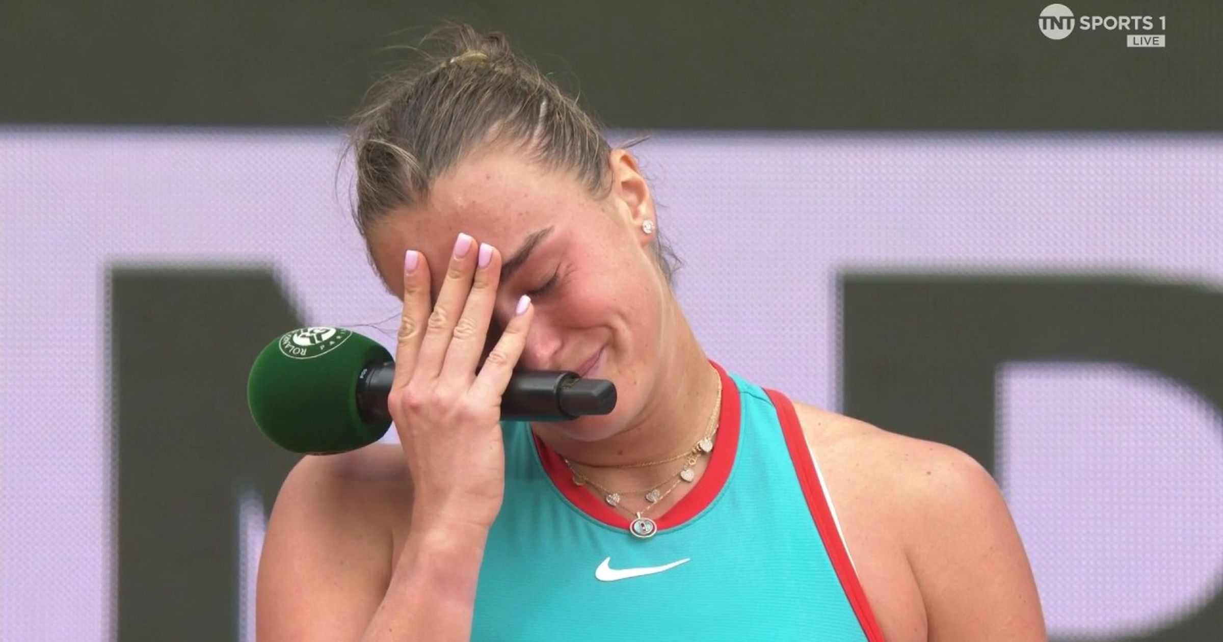 'I'm sorry for this terrible final' - Aryna Sabalenka's sad speech after losing to Coco Gauff at French Open - Tennis video - TNT Sports