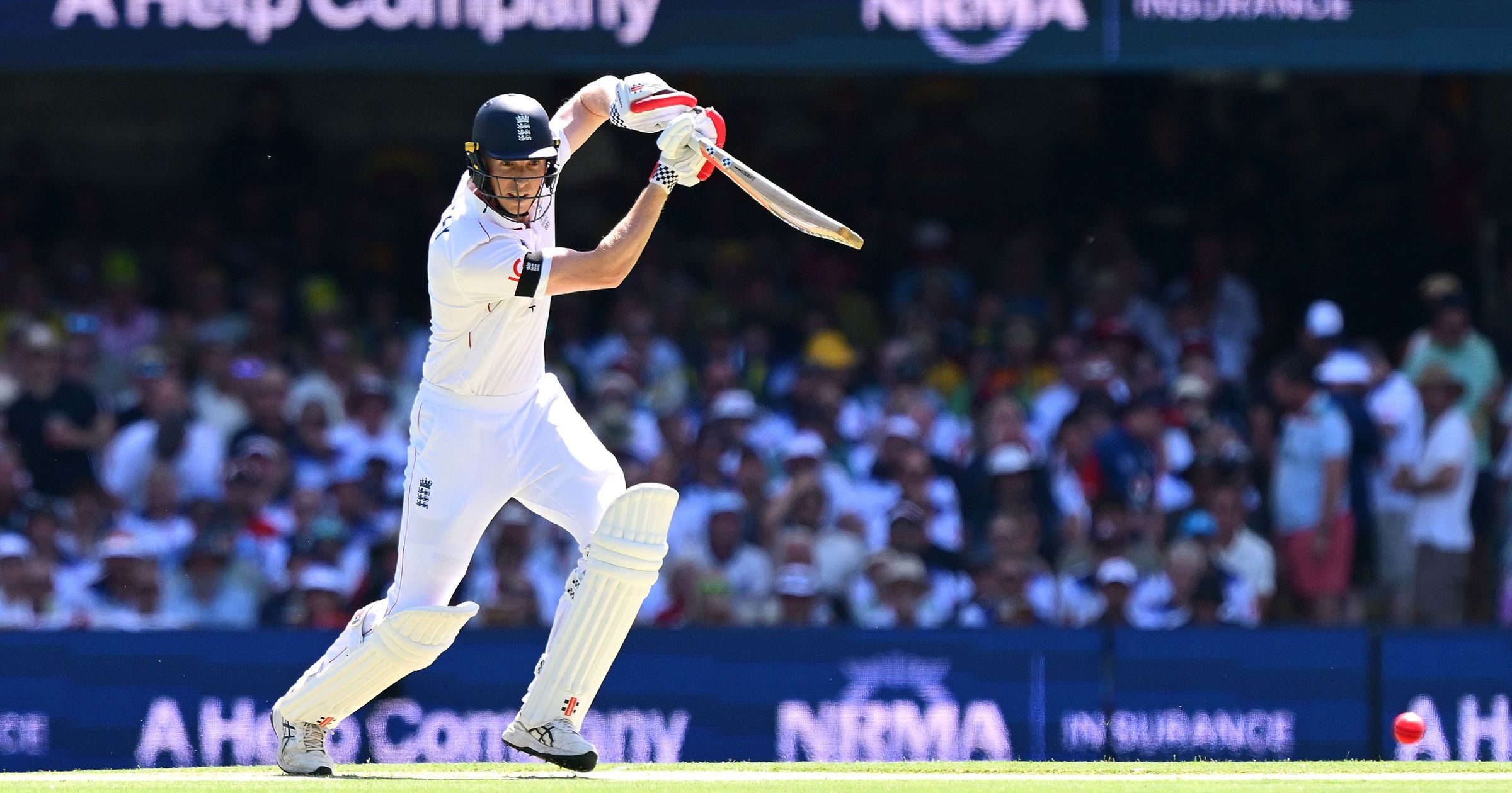 Image for Crawley's perfect response to pair with early boundary