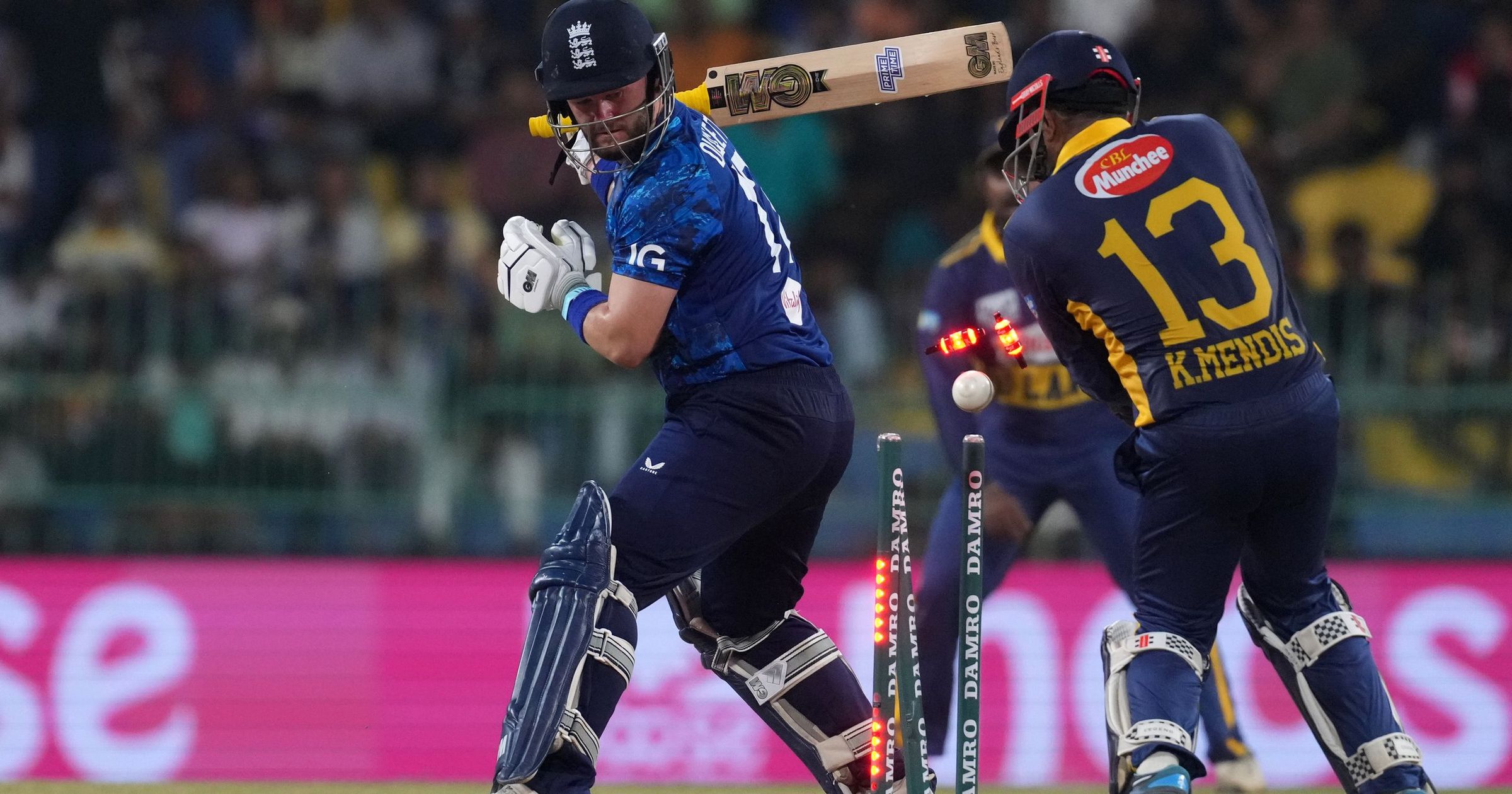 'Delight for Sri Lanka' - Duckett bowled by Vandersay