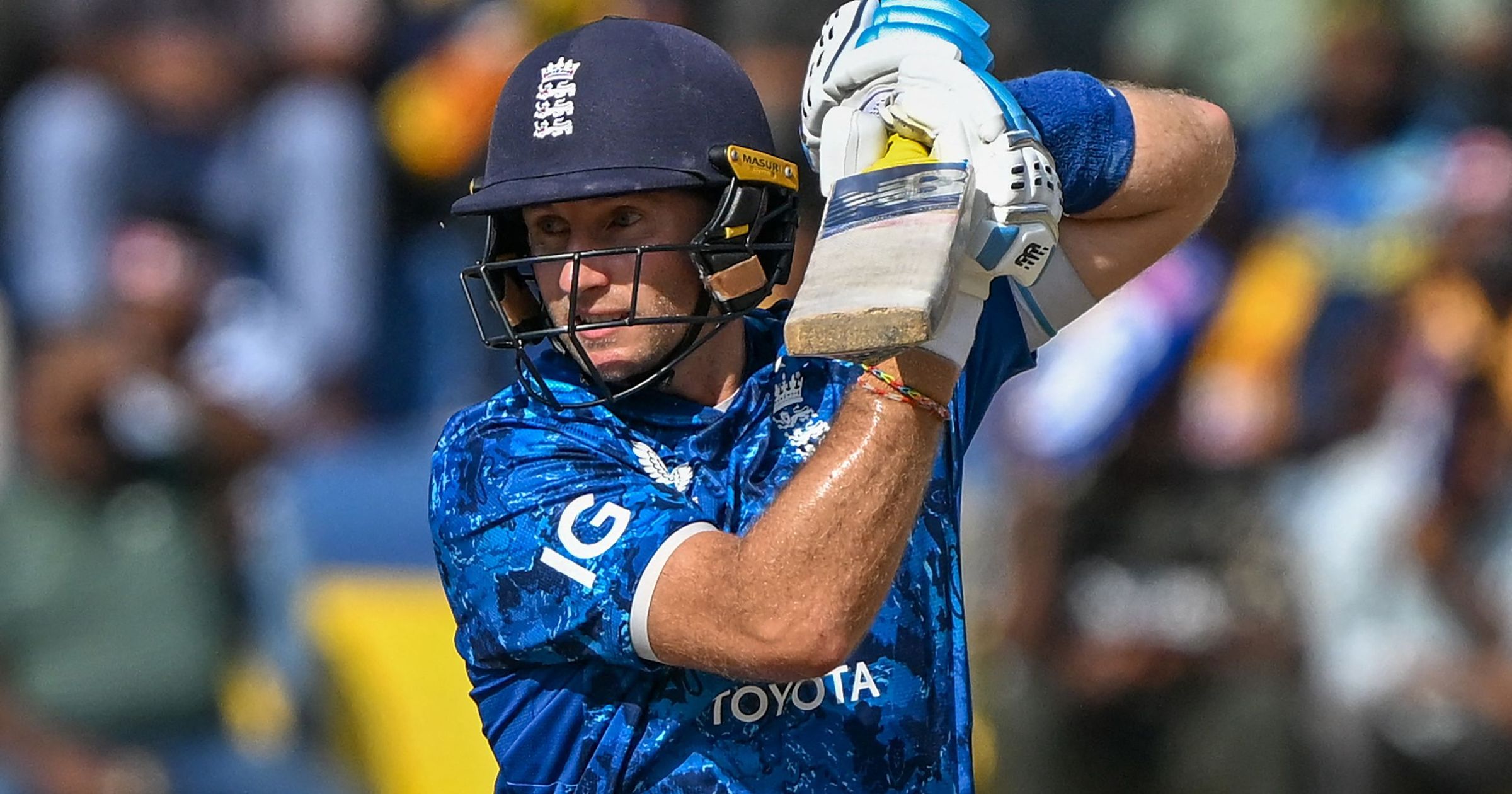 Watch: 'True masterclass' - England icon Joe Root brings up third 50 in ...