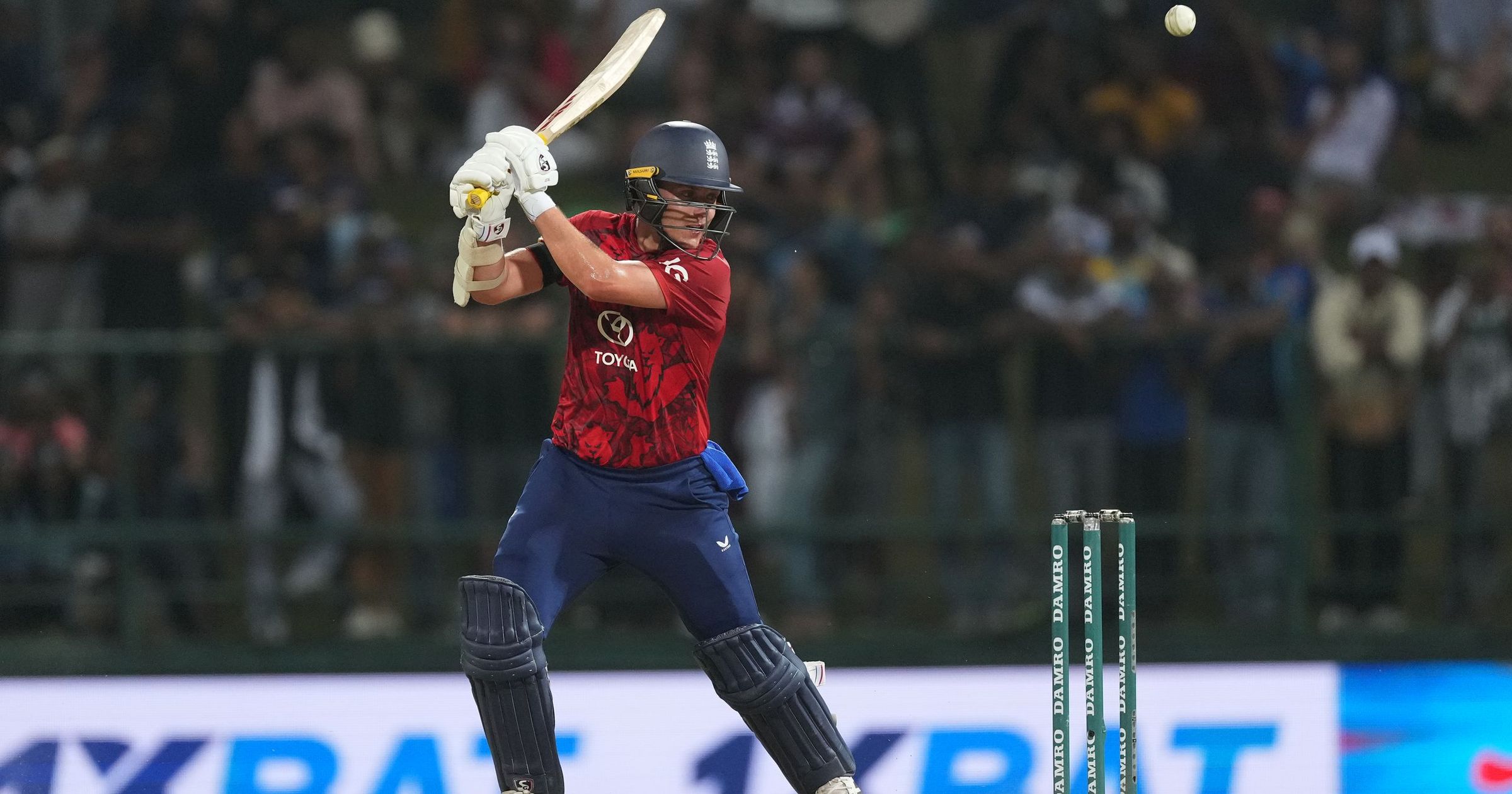 Curran hits 50 to give England glimmer of hope