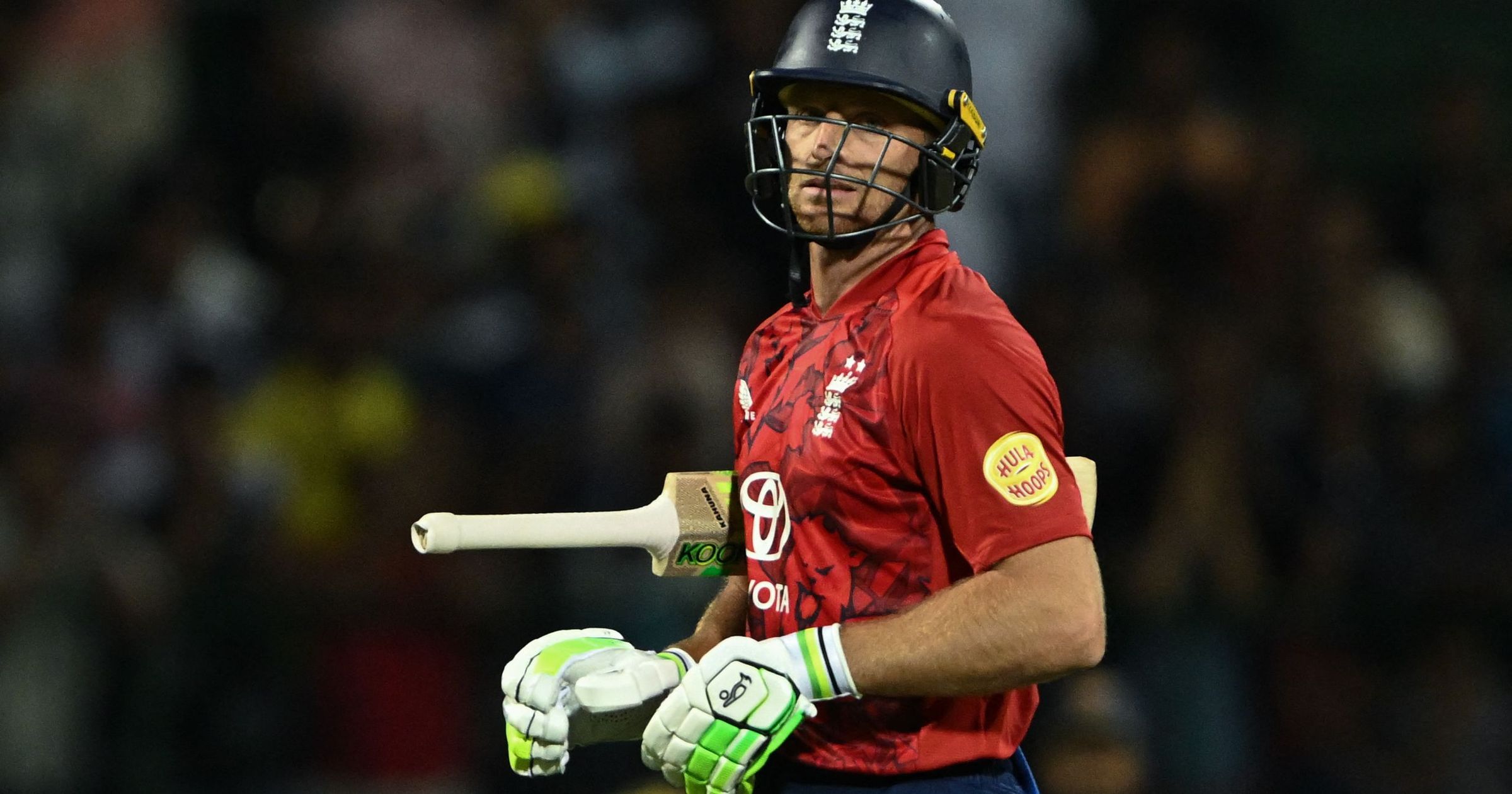 Buttler brilliantly clean bowled as England lose fifth wicket