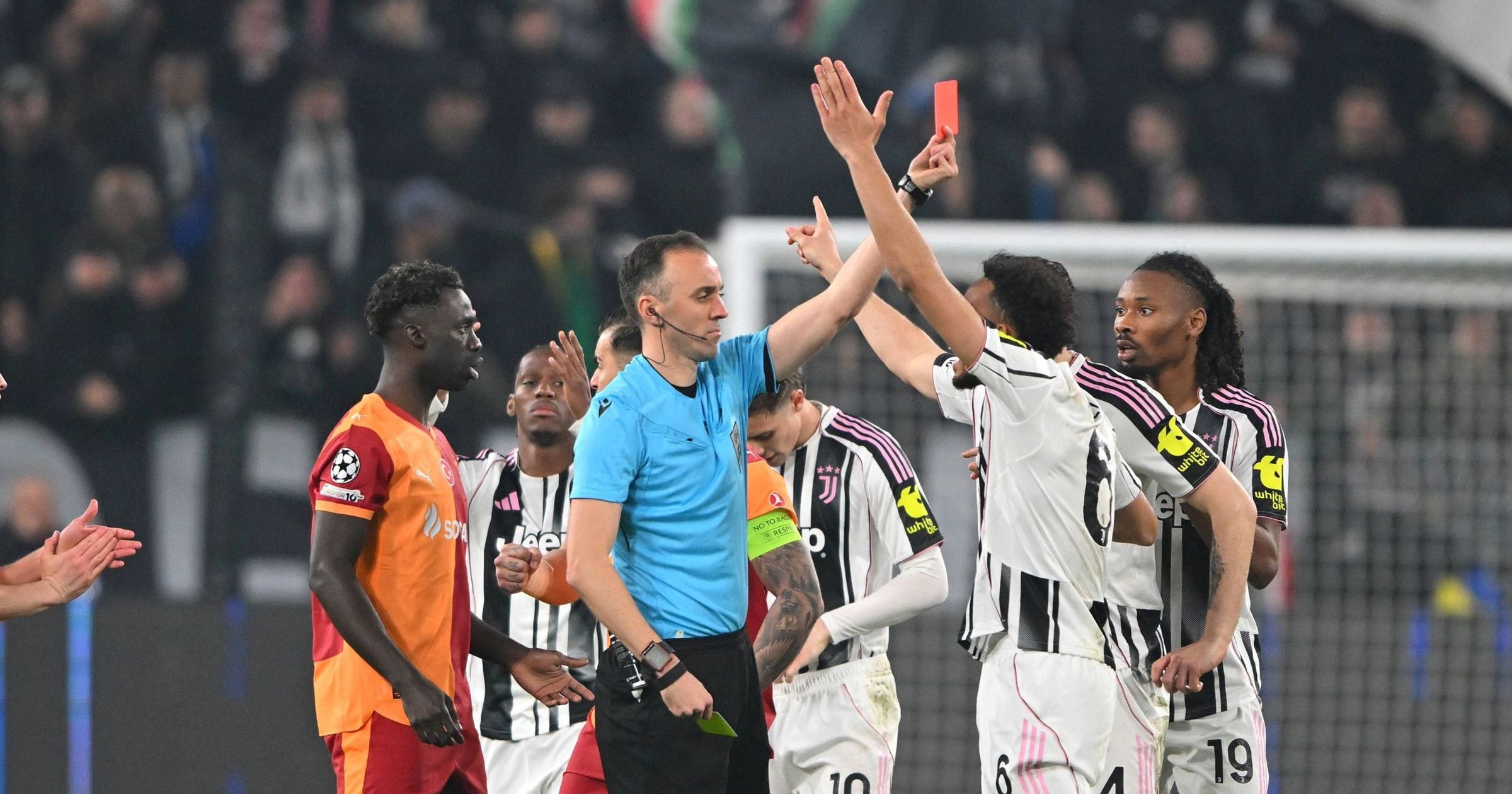 Juventus down to 10 men as Lloyd Kelly has second yellow card rescinded ...