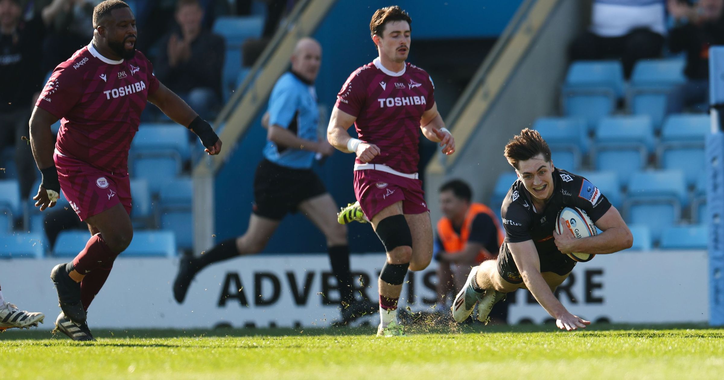 Campbell Ridl scores Exeter Chiefs second try with 'lovely feet' en ...