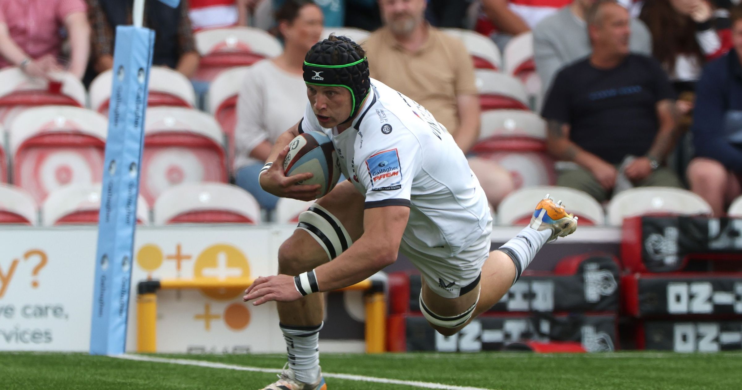 Ross Vintcent finishes blistering attack to give Exeter Chiefs lead ...