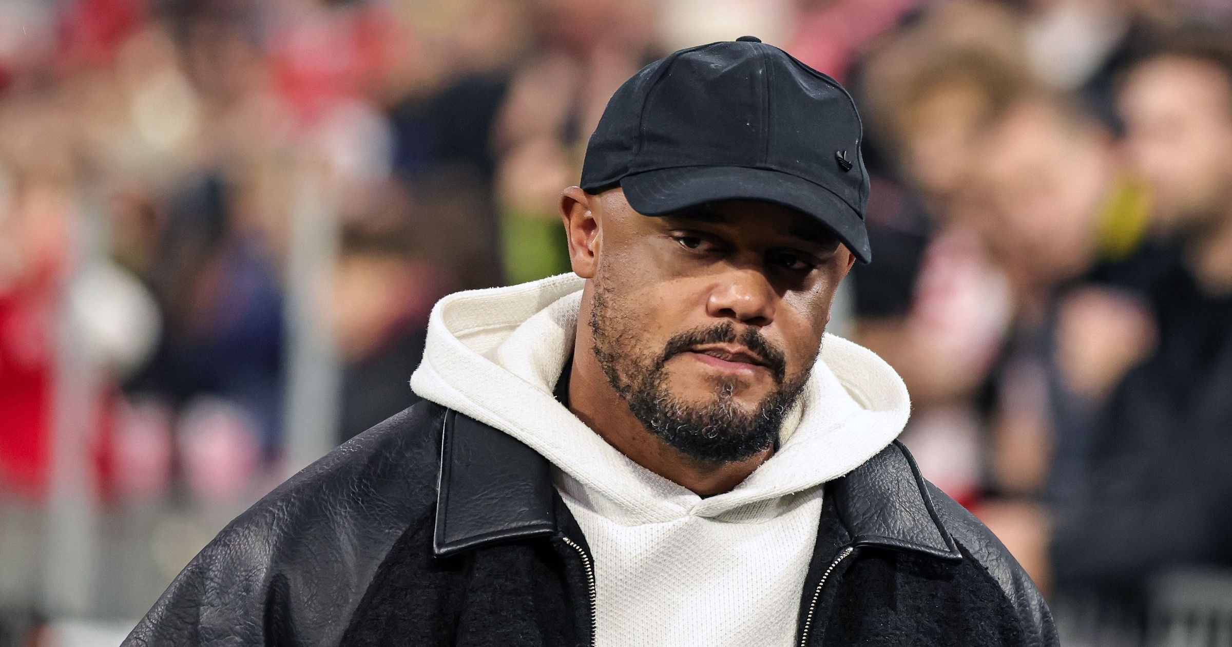 Kompany kolaps, didiagnosis meningitis — photo: tntsports.co.uk