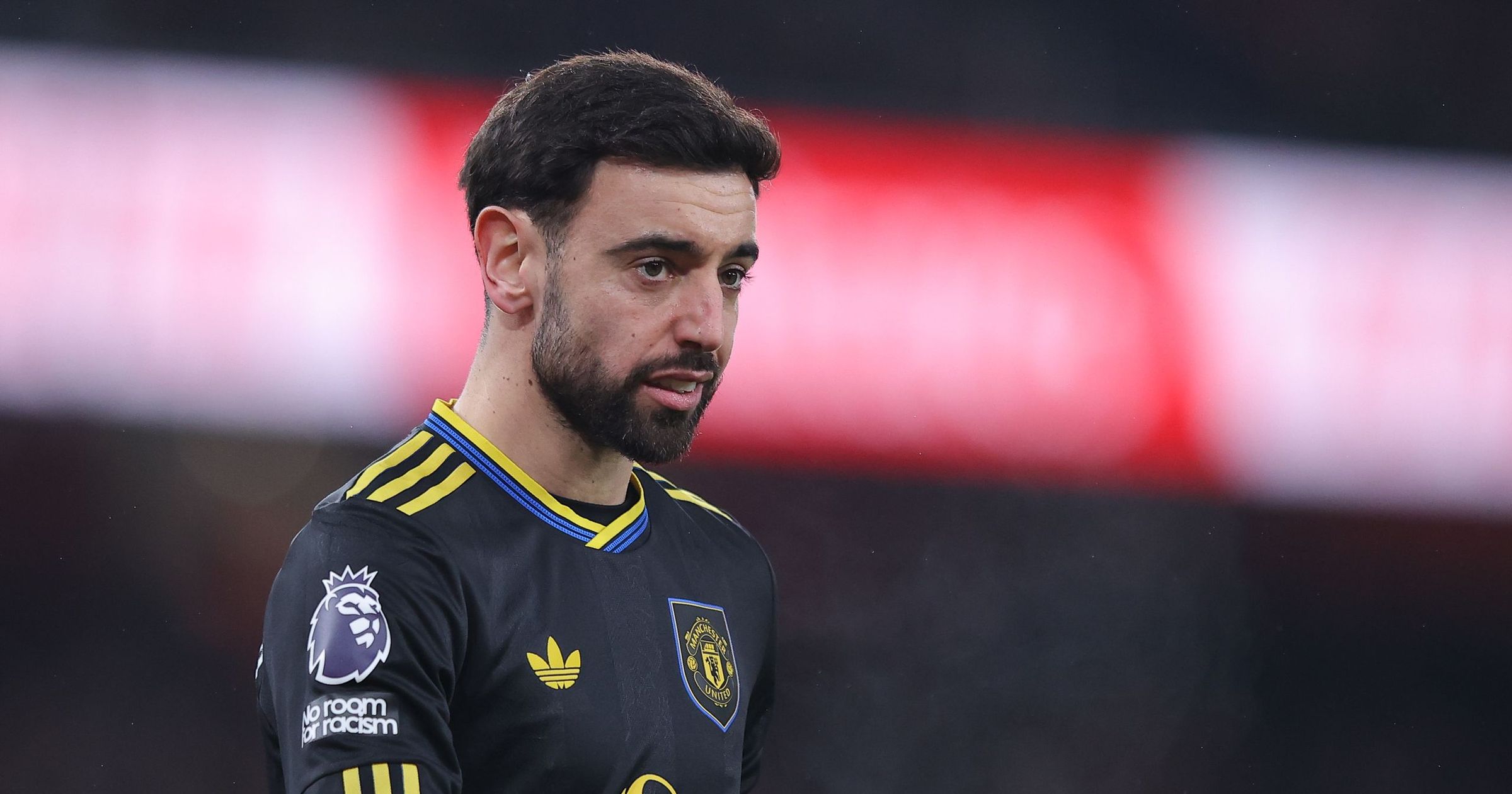 Man Utd face battle to keep 'disillusioned' Fernandes - Paper Round