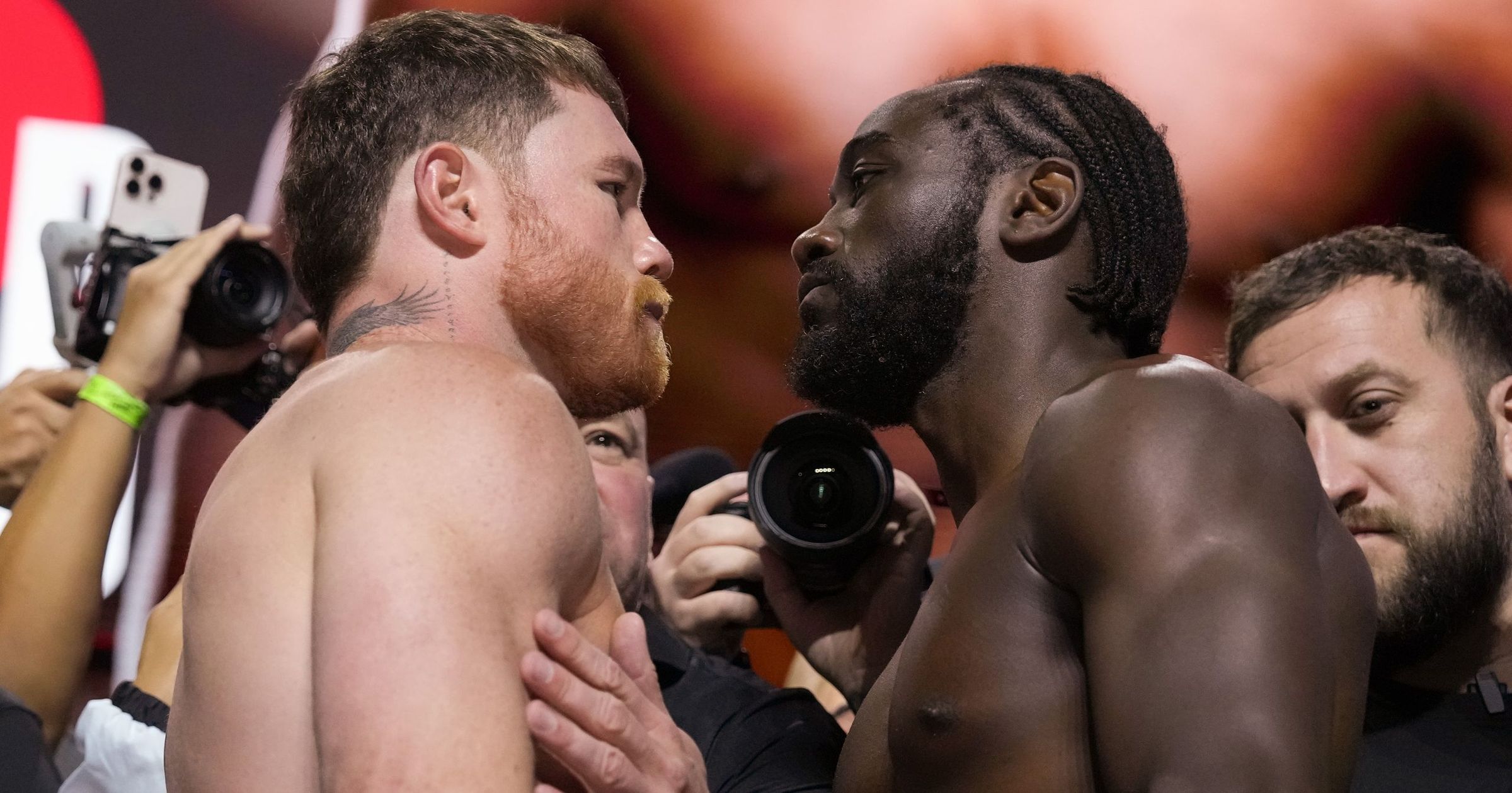 Alvarez v Crawford LIVE - Undisputed super middleweight title on the line in Las Vegas