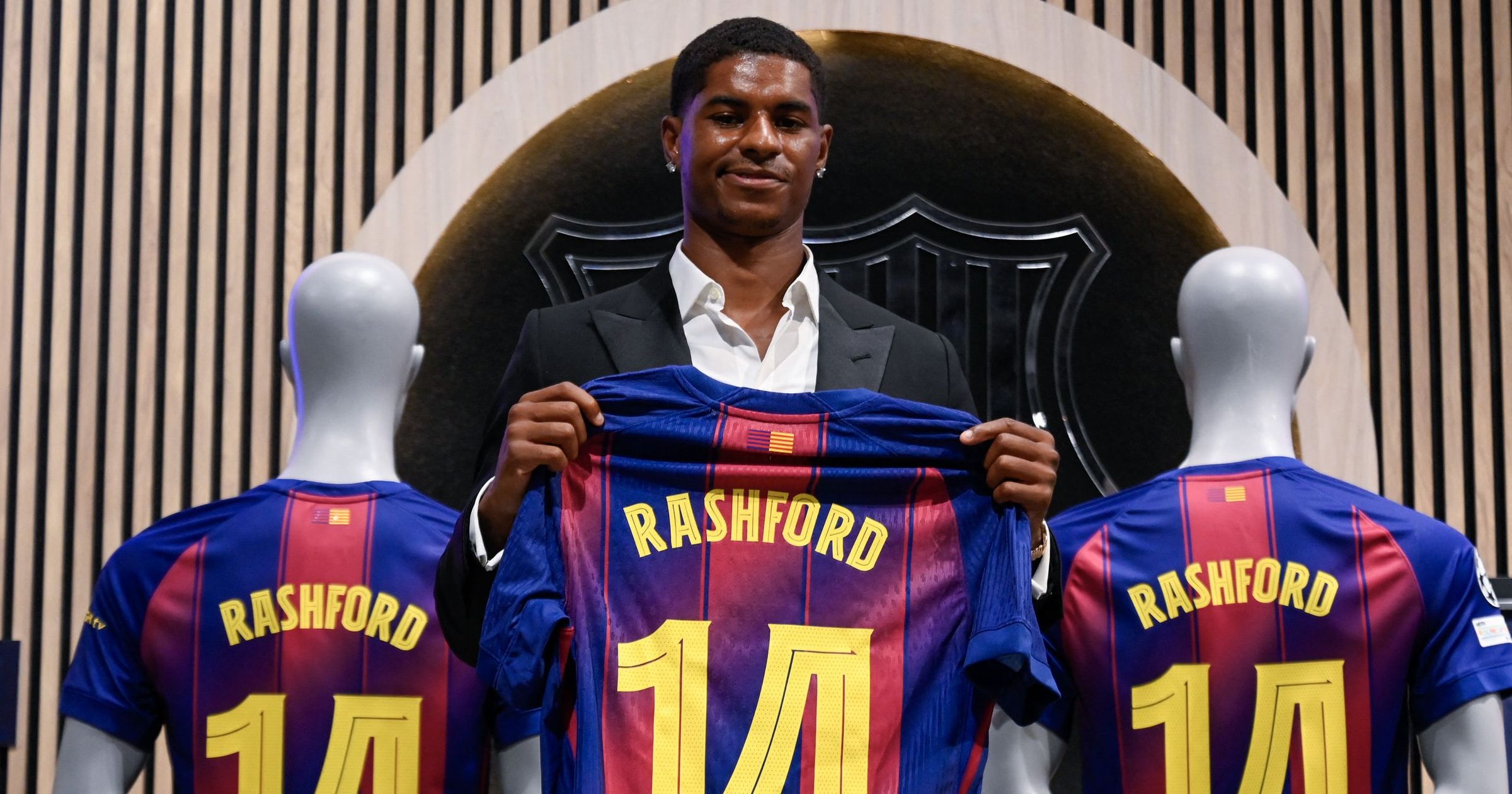 Marcus Rashford completes season-long loan move from Manchester United to Barcelona