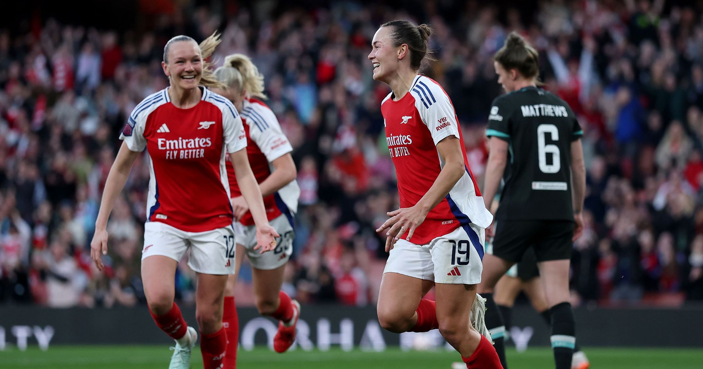 Arsenal Women Crush Liverpool 4-0, Eye Title Chase
