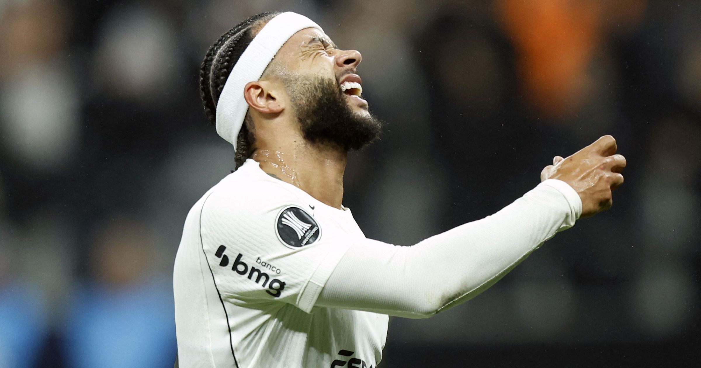 Why 'unacceptable behaviour' from Corinthians has left Depay looking for new club