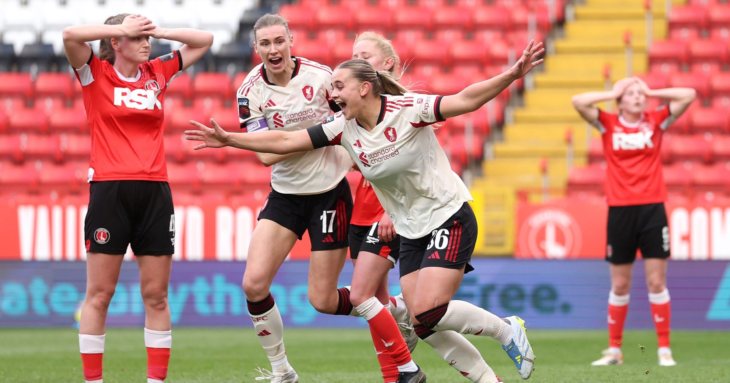 Adobe Women's FA Cup 2025/26: Liverpool's Zara Shaw breaks deadlock in extra time on return from injury after chaotic goalmouth scramble - Football video - TNT Sports
