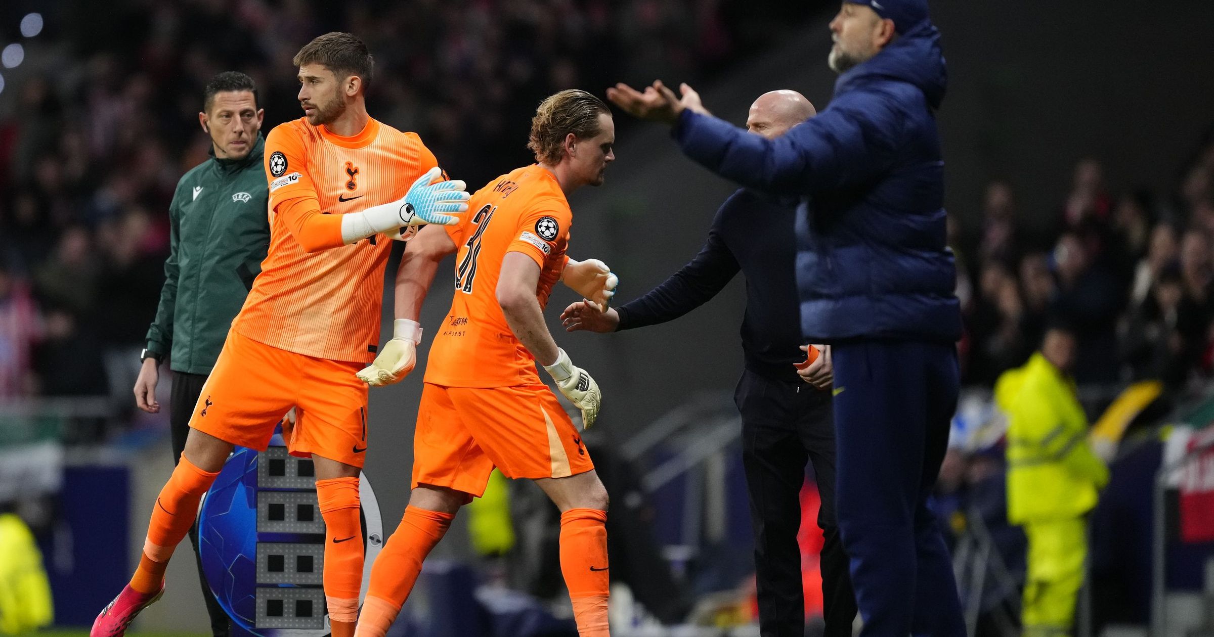 Tudor slammed for 'cold' reaction to Kinsky sub - 'Man management at its very worst' - TNT Sports