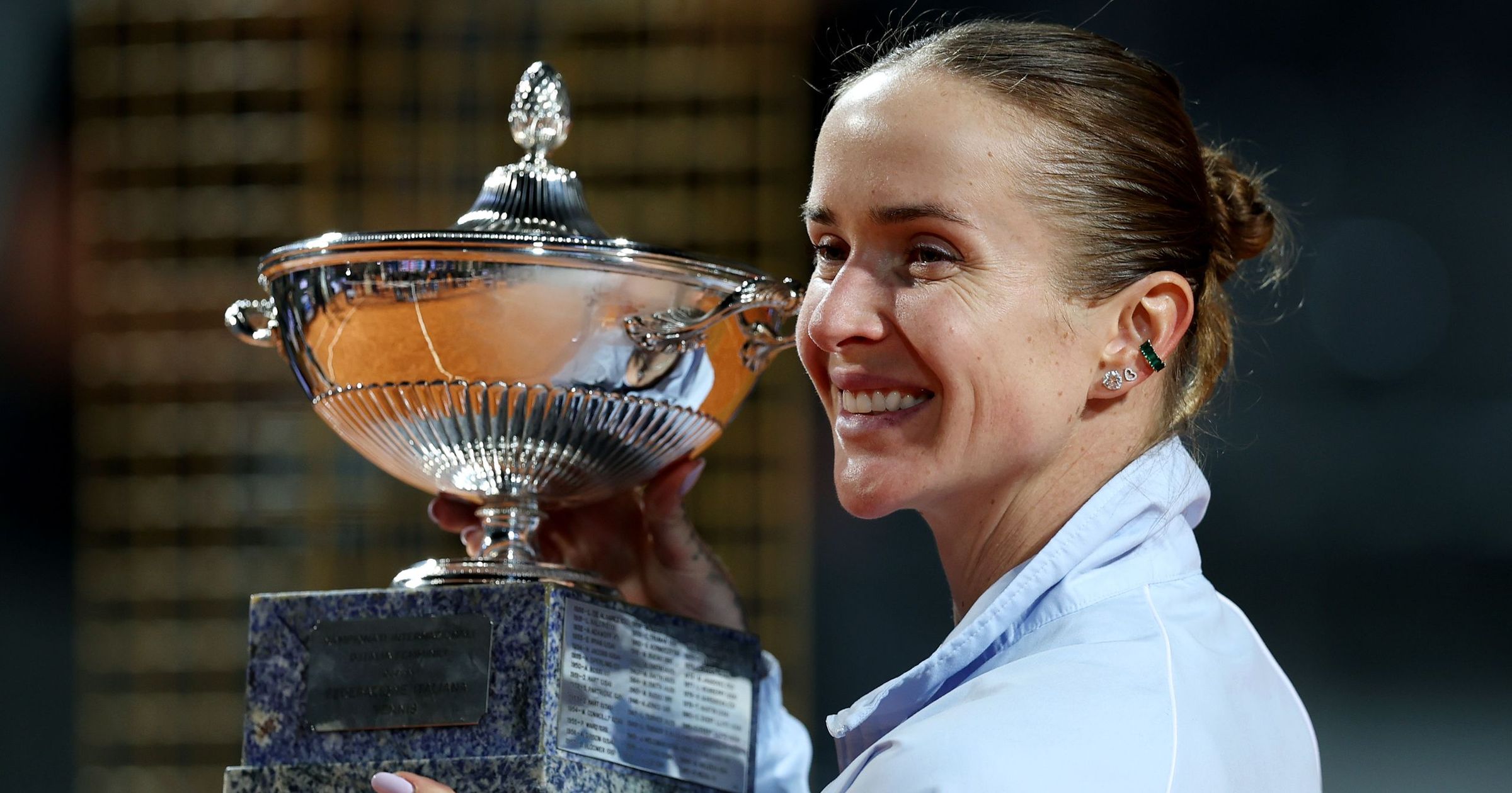 Svitolina sinks Gauff to regain Italian Open title and break Williams record
