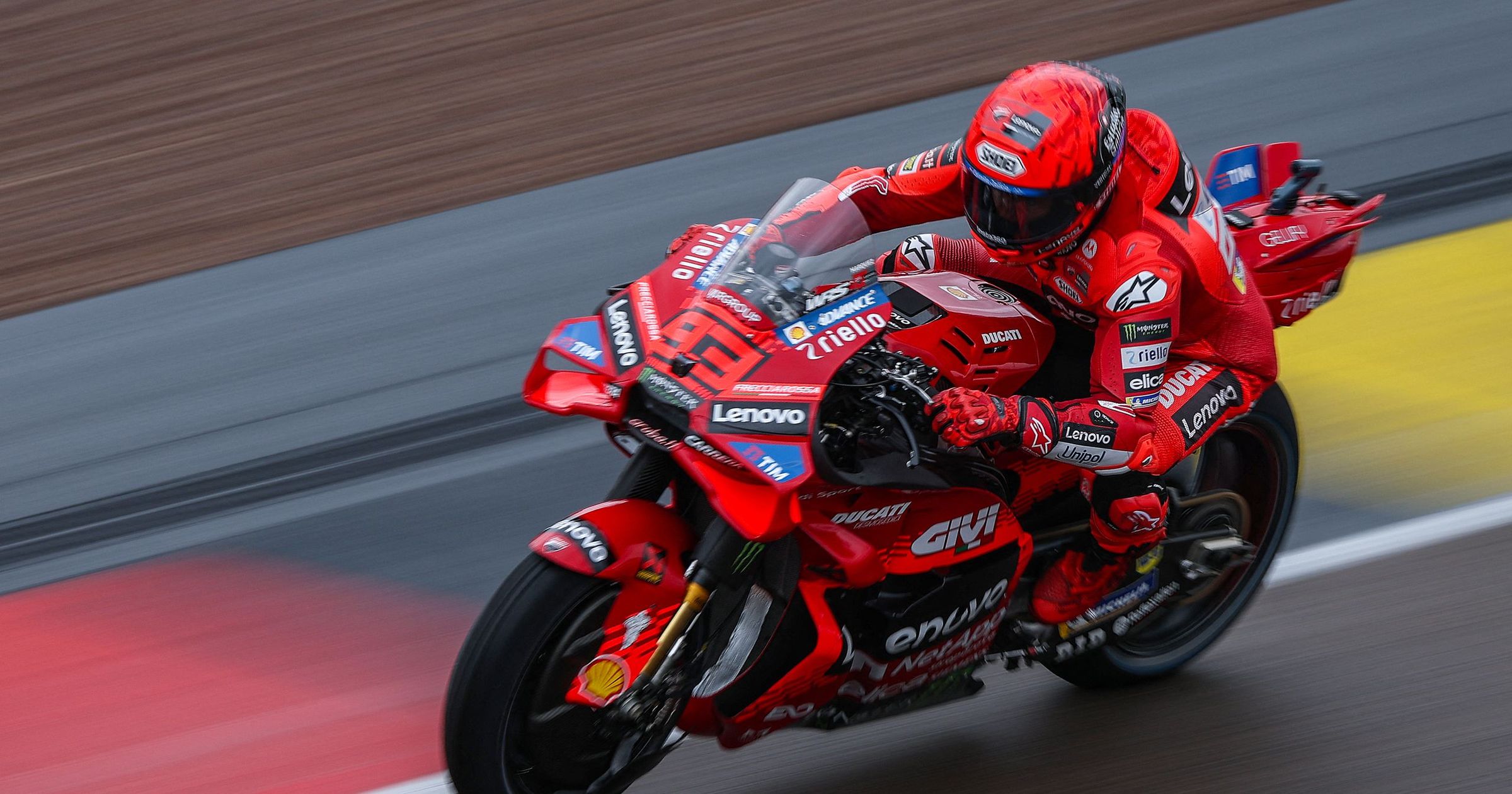 'Marquez toughs it out' - World title leader sweeps past Marco ...