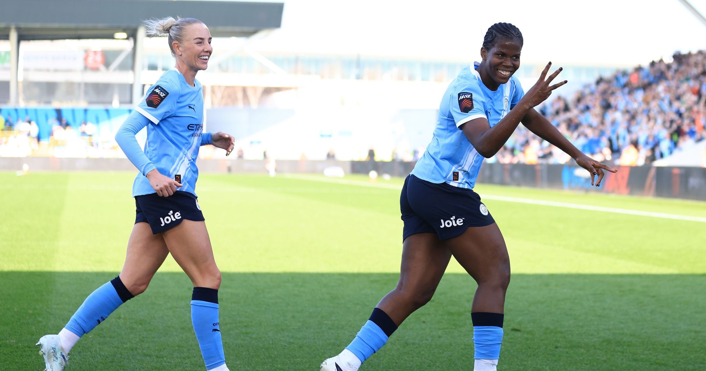 Shaw shines as City move closer to WSL title - 'Like playing FIFA' - TNT Sports