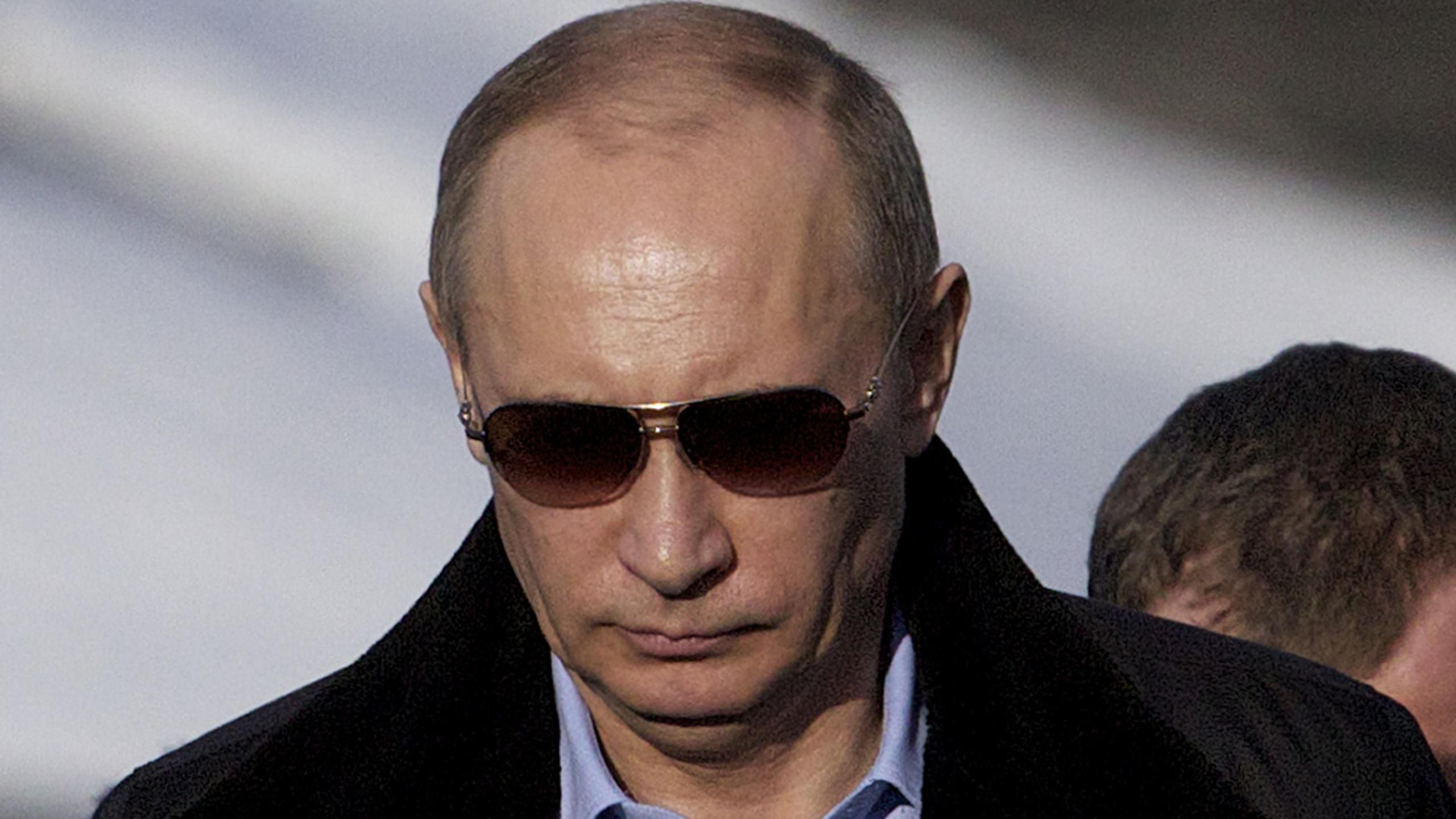 Russia's Putin backs Olympic return for wrestling - TNT Sports