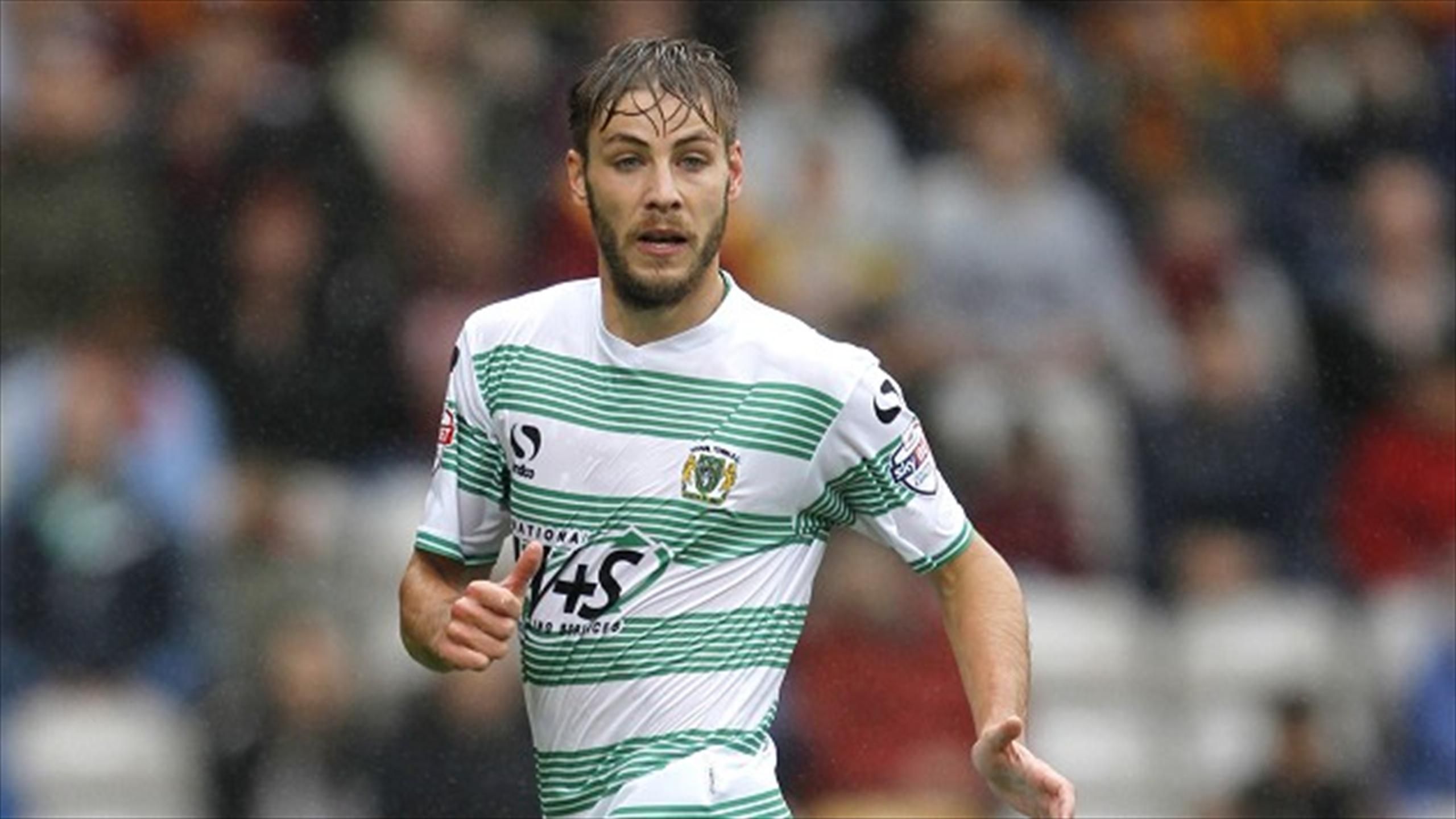Foley arrives at Vale Park - TNT Sports