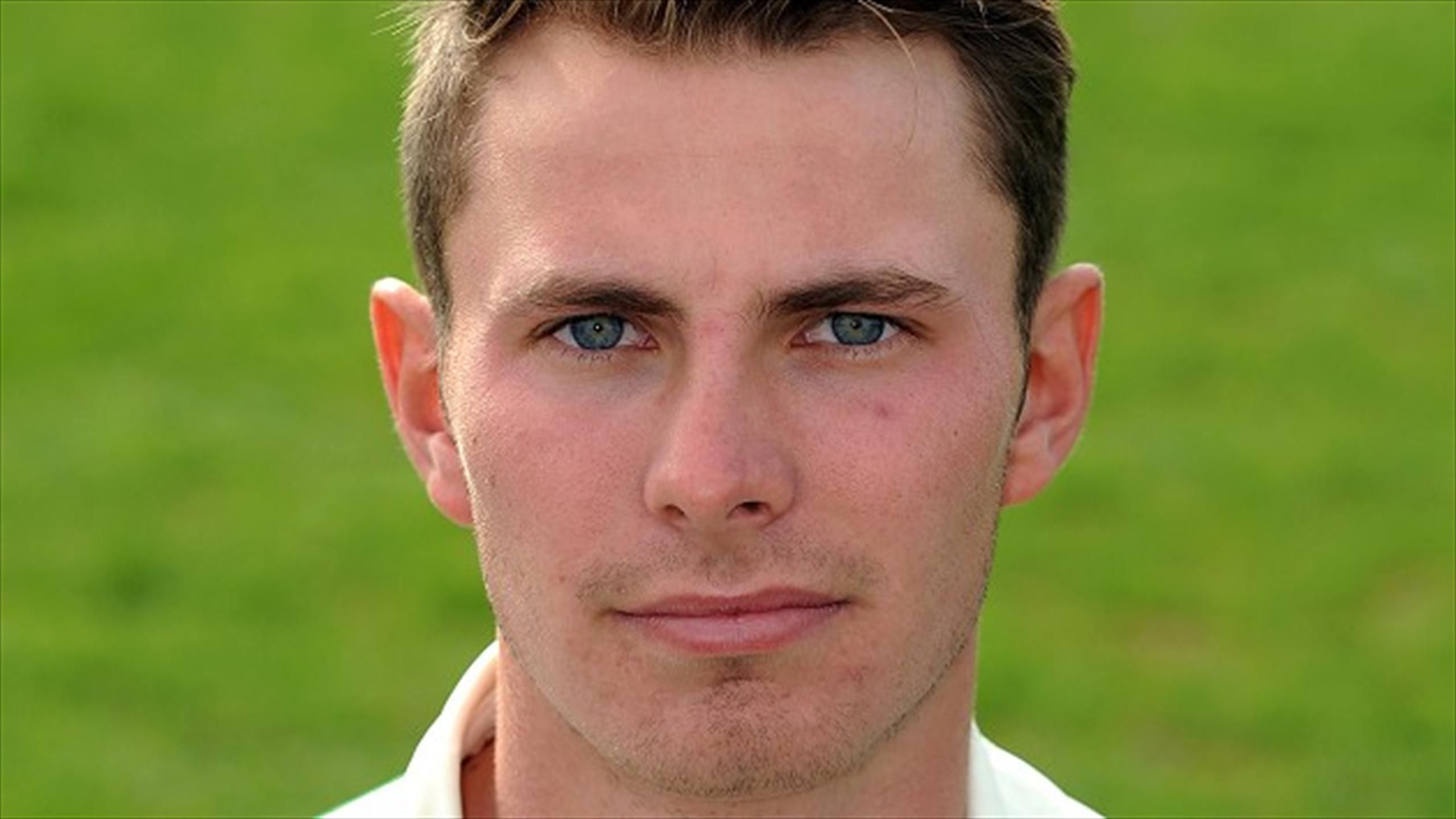 Tom Fell beats career best score as Worcestershire put pressure on ...