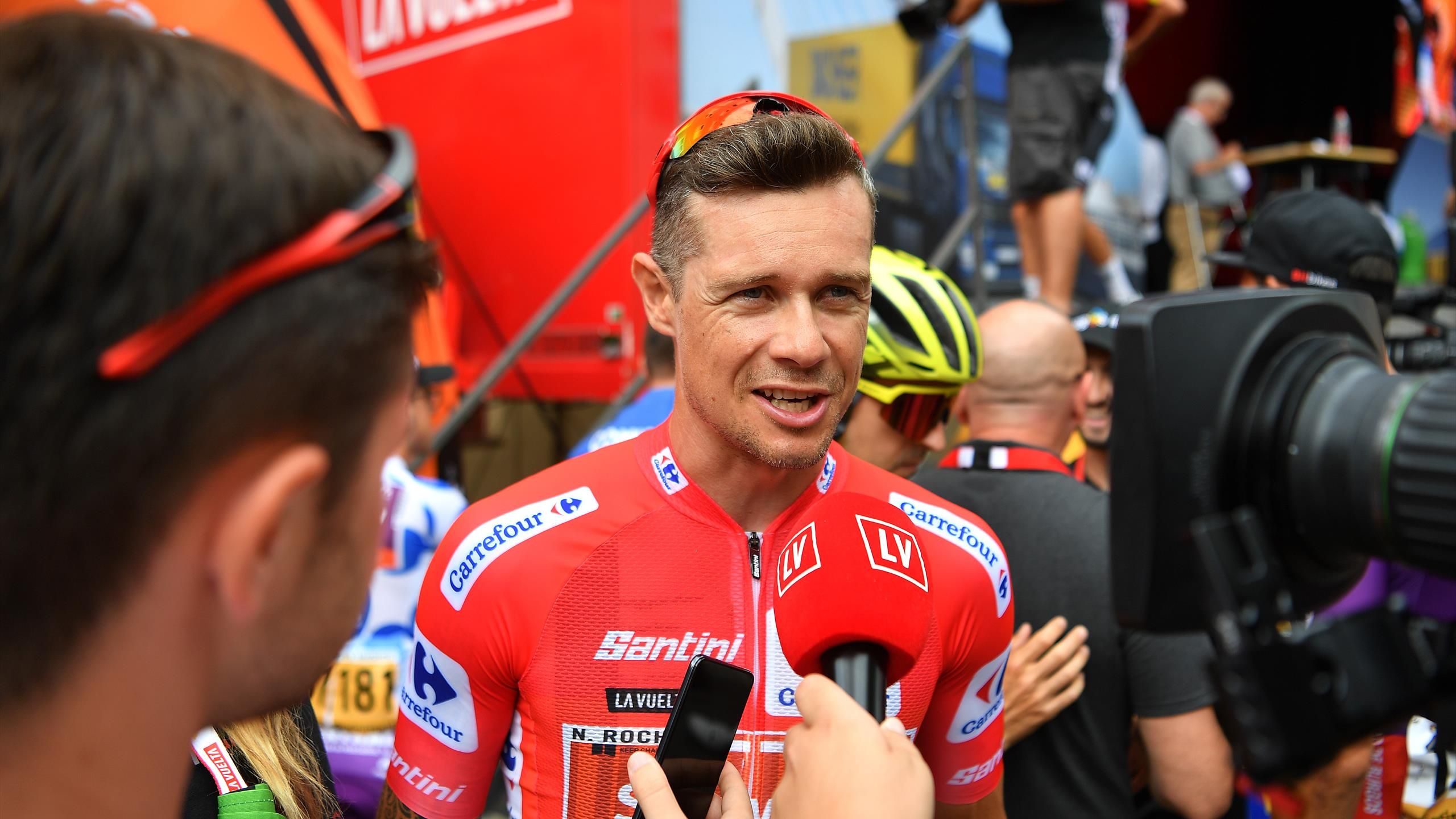 La Vuelta a Espana 2019 - Nicholas Roche suffers fractured patella ...