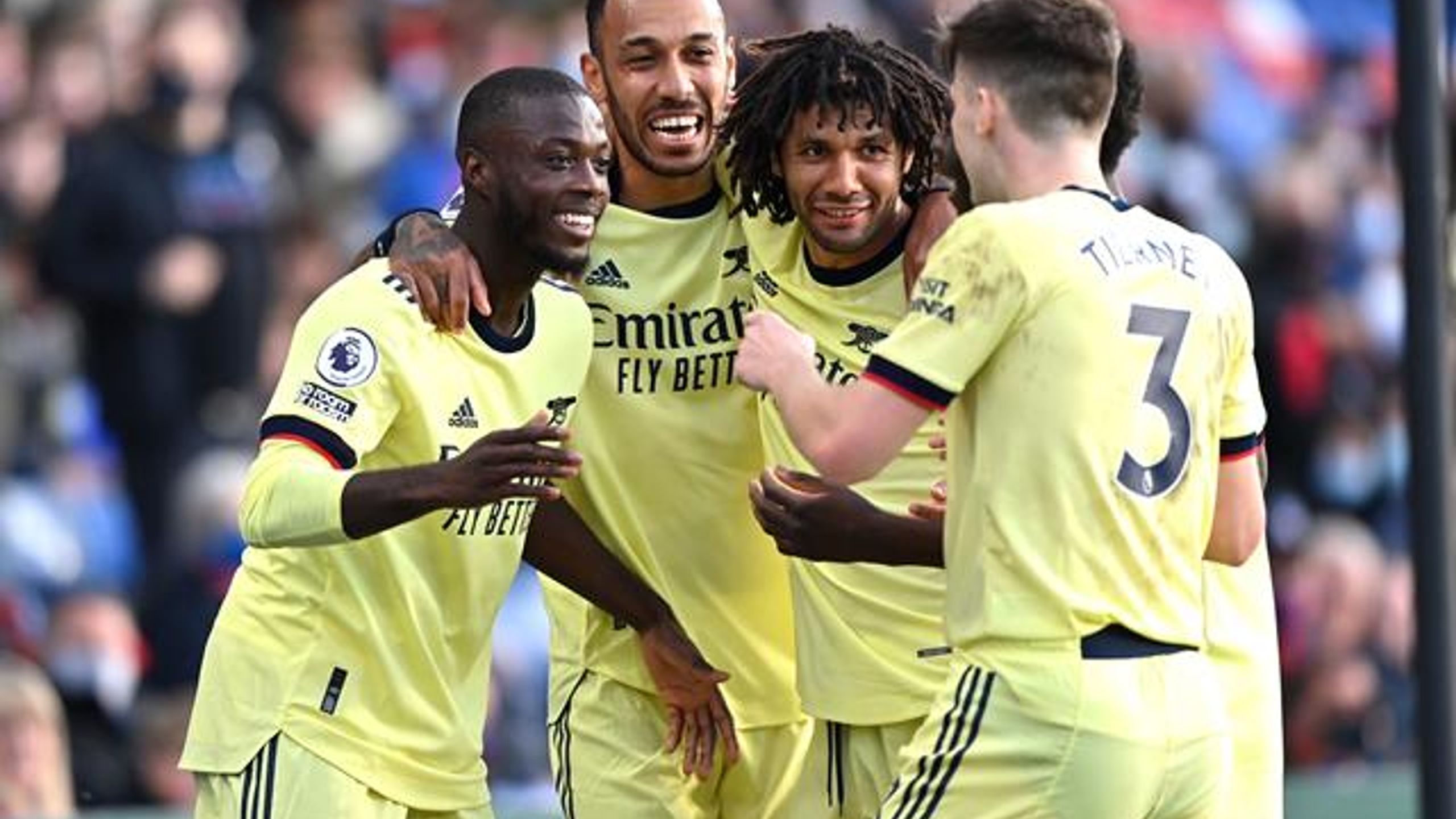 Premier League result - Arsenal grab dramatic late win as Roy Hodgson ...