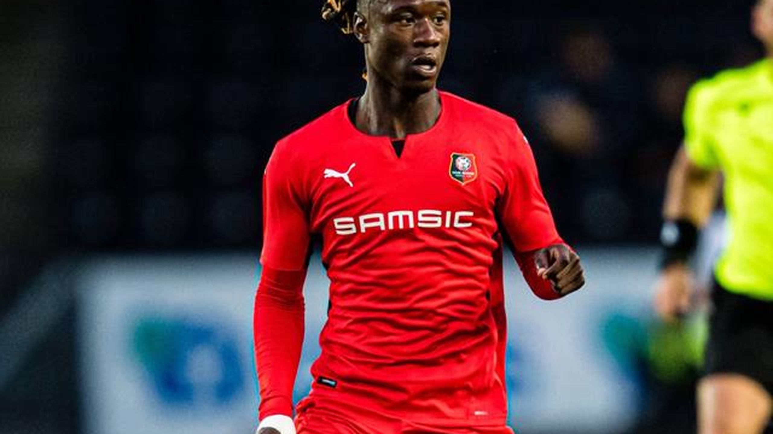 Photo Dédicacée Eduardo Camavinga (Stade Rennais) – Format 20x25cm, Signée à La Main, Avec COA