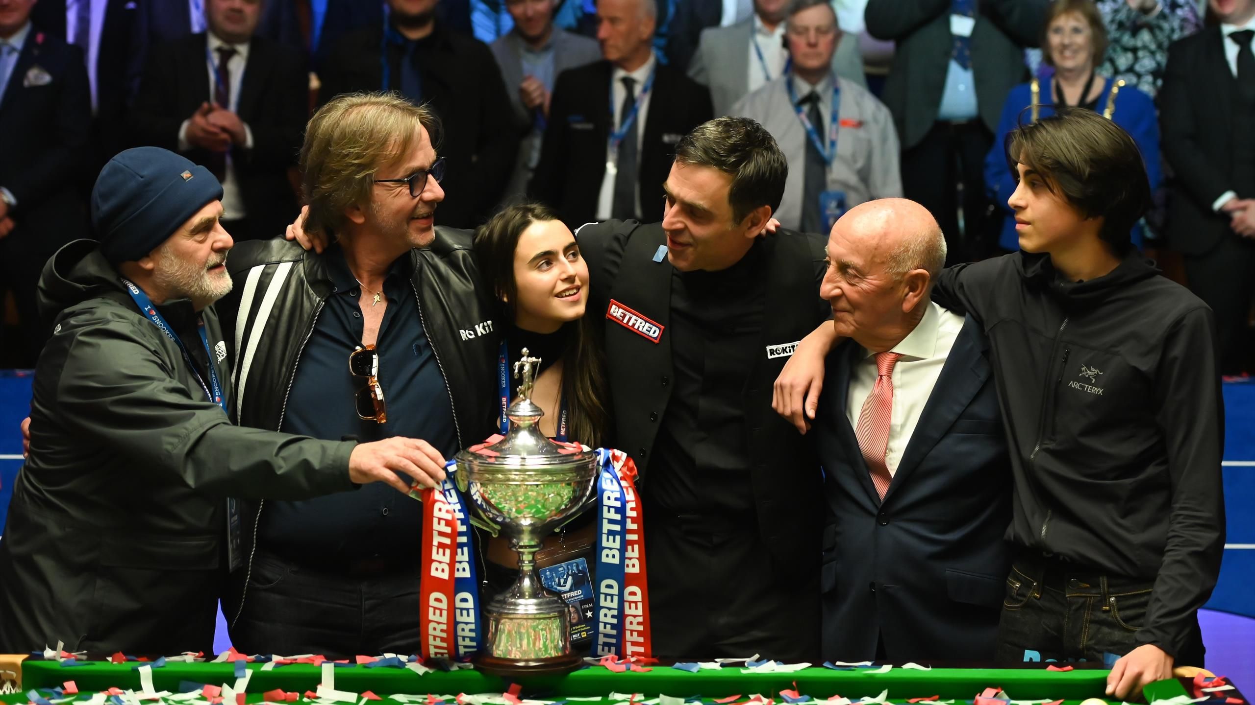 He was in a cell on his own' - Emotional Ronnie O'Sullivan on dad seeing  win this time at World Championship - TNT Sports