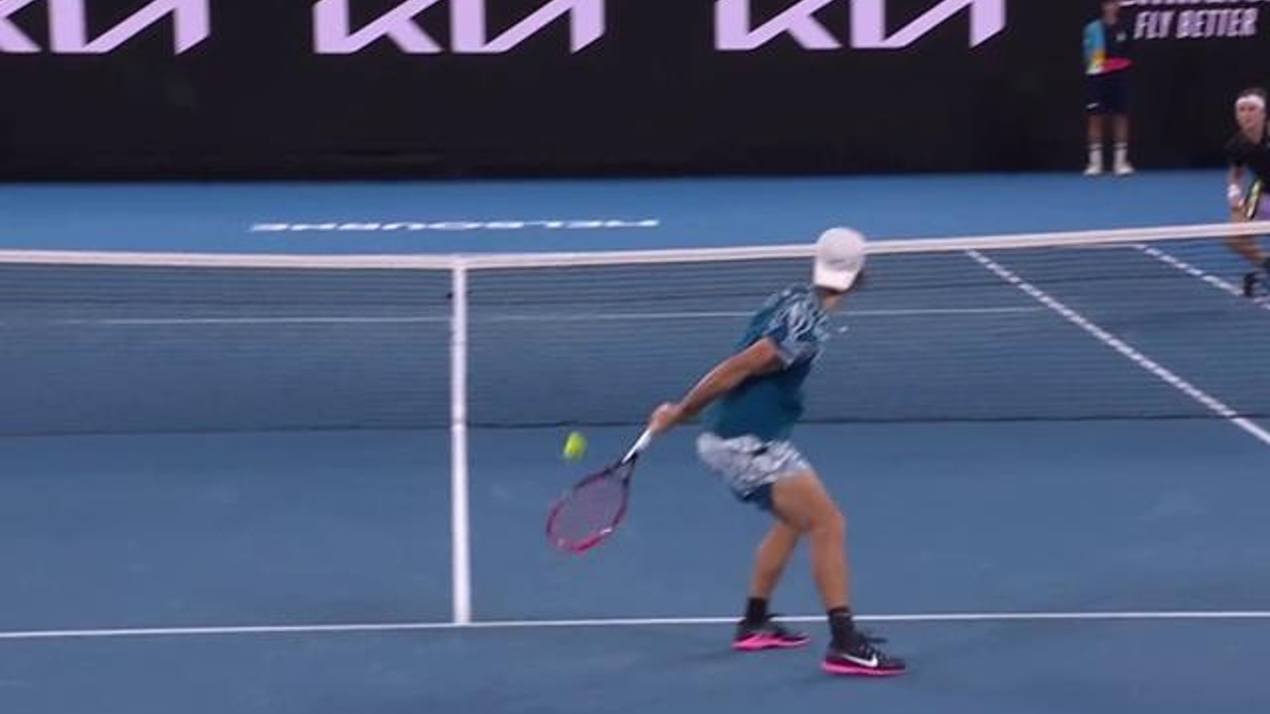 ‘We have officially seen it all!’ - Tomas Machac plays incredible ...