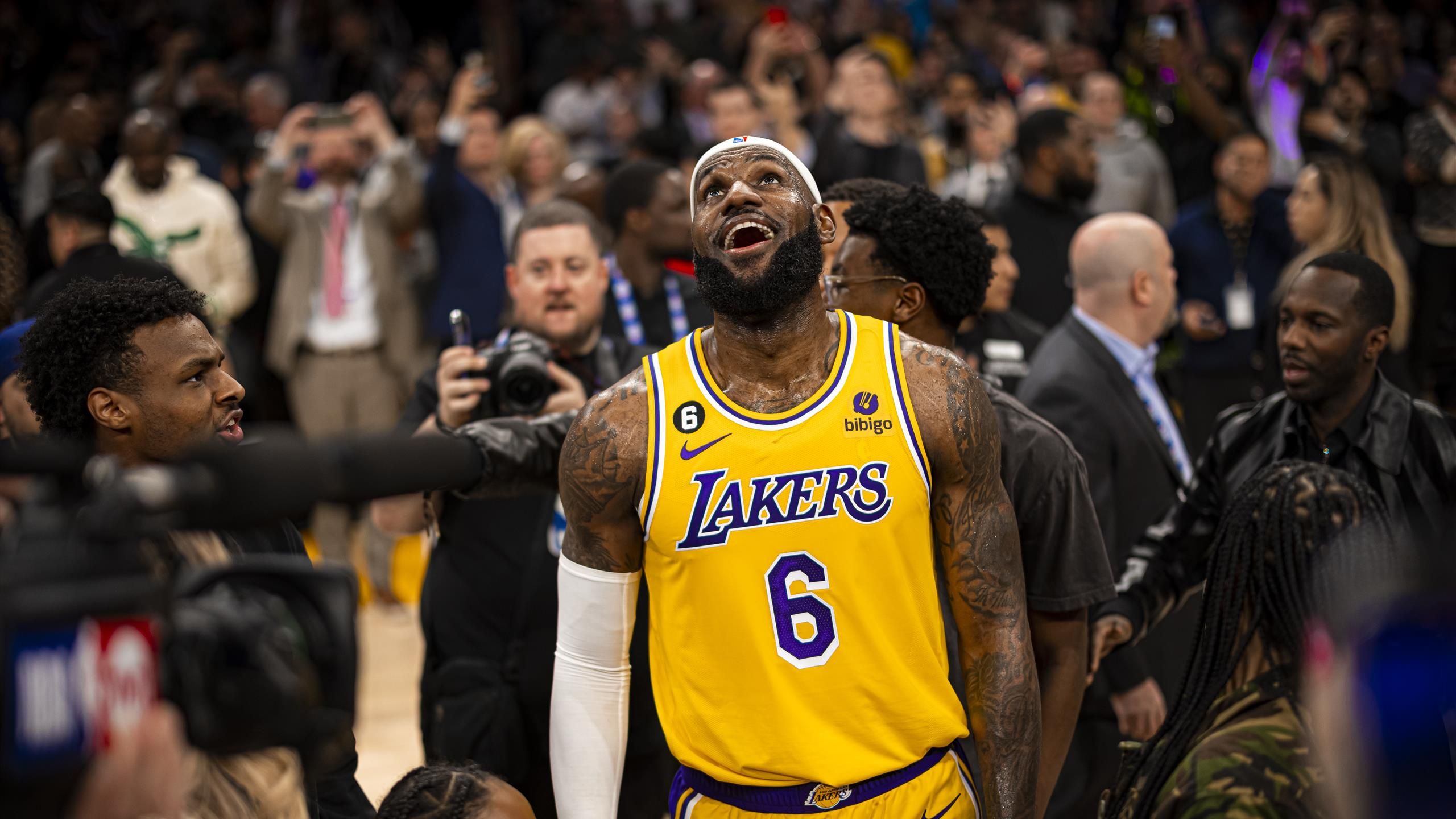 LeBron James breaks NBA all-time scoring record as Los Angeles Lakers ...