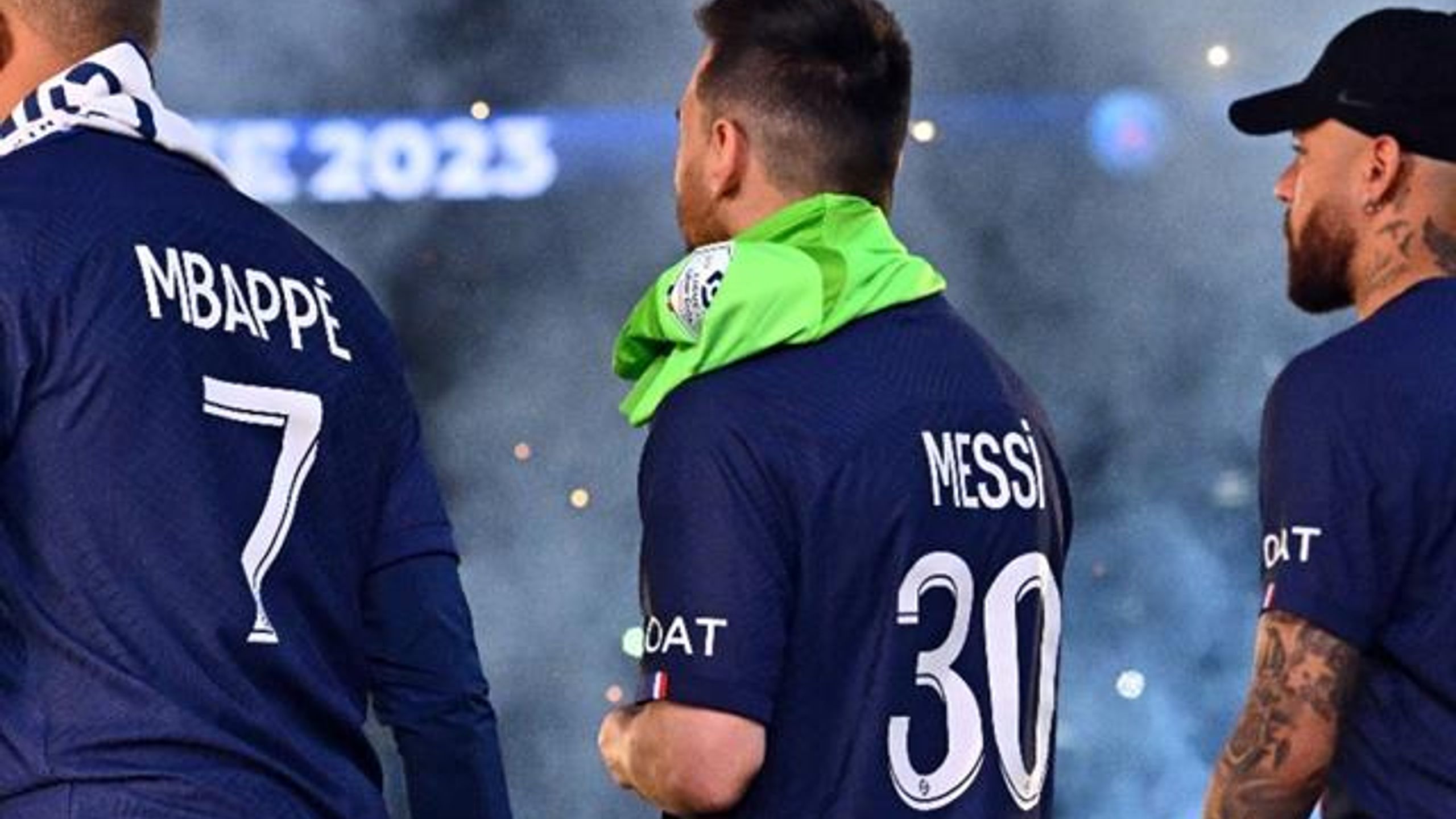 Lionel Messi gets heavily booed ahead of PSG's Ligue 1 trophy ...